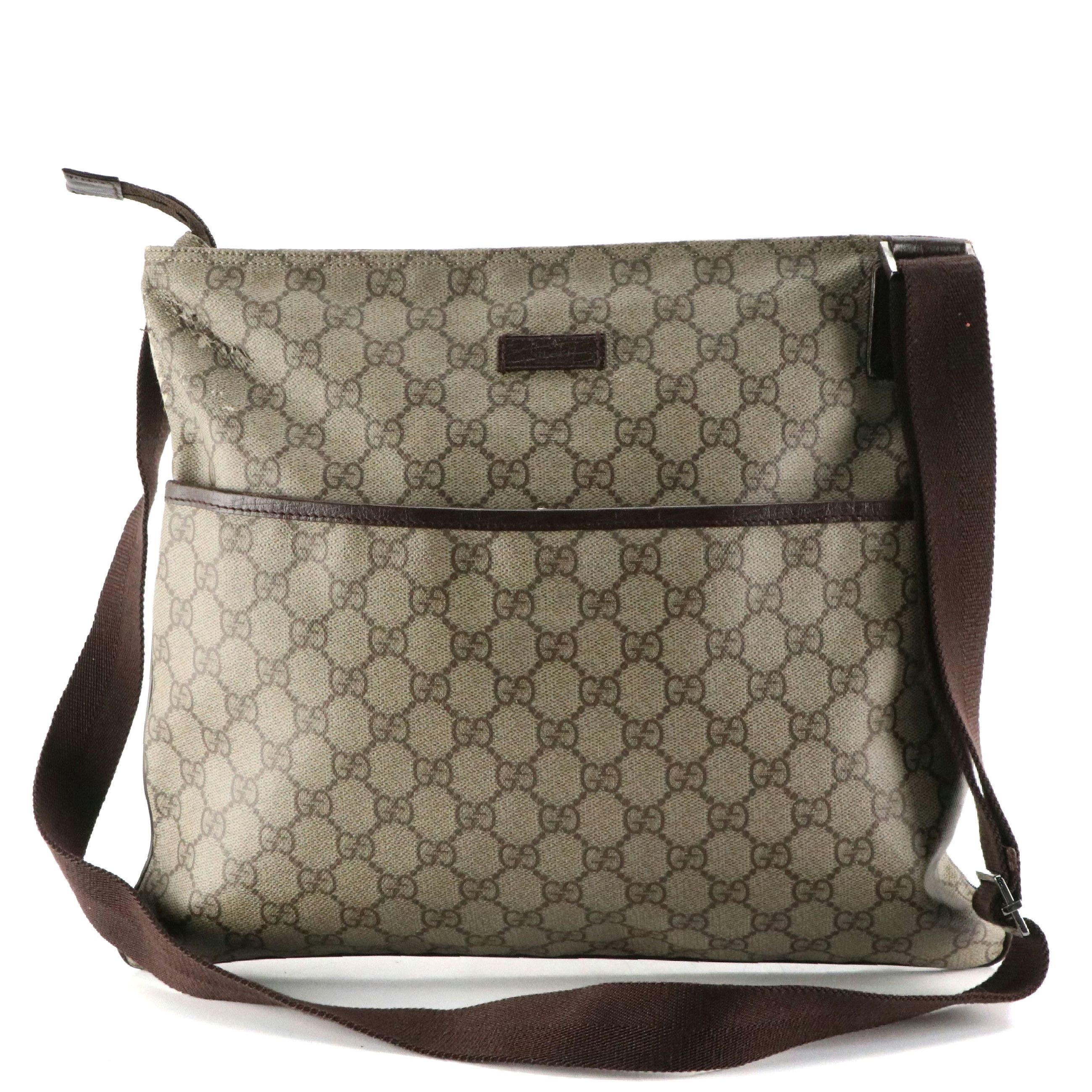 Gucci Zippered Messenger Bag in GG Supreme Canvas and Brown Leather Trim