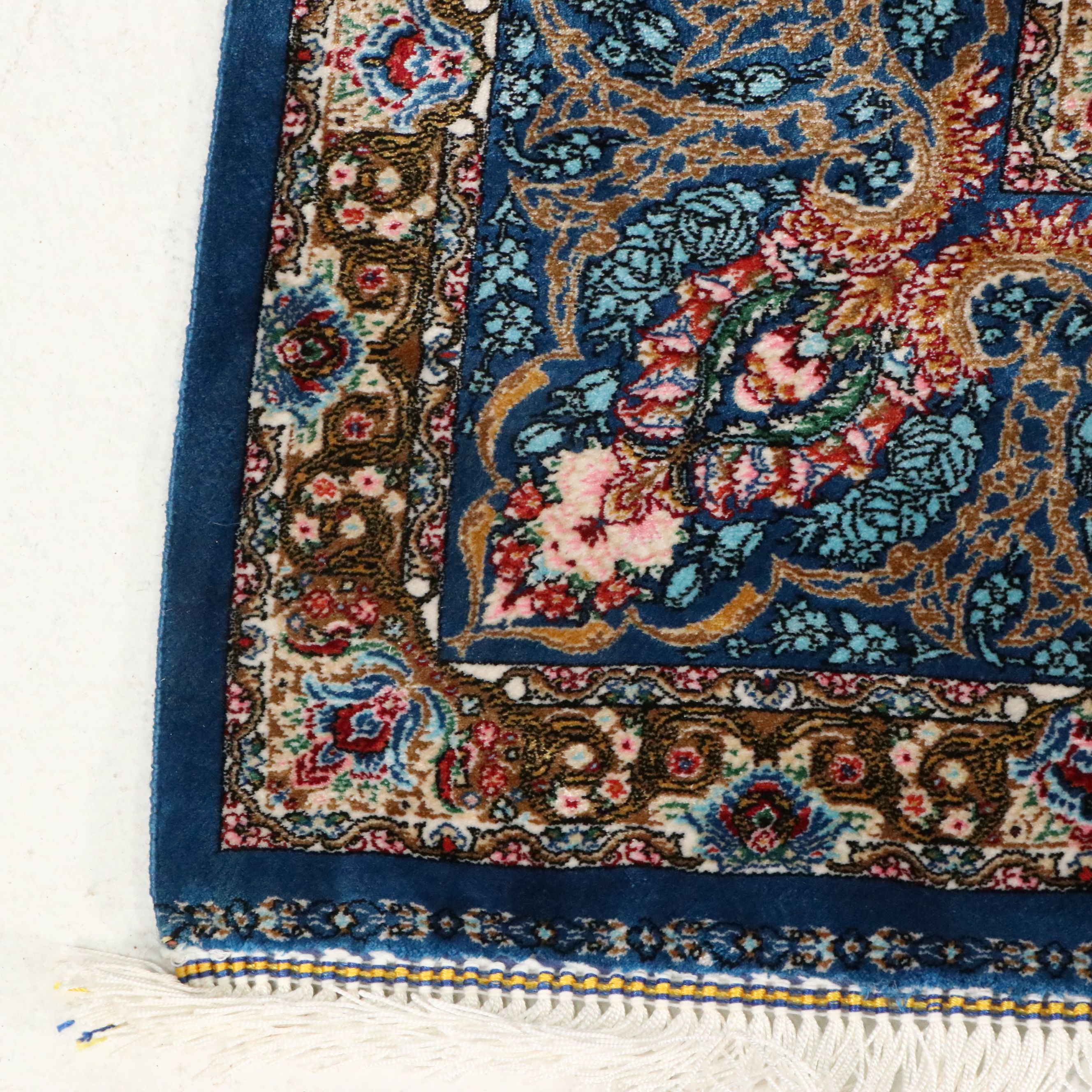 4'8 x 7'5 Machine Made Turkish Qom Art Silk Area Rug