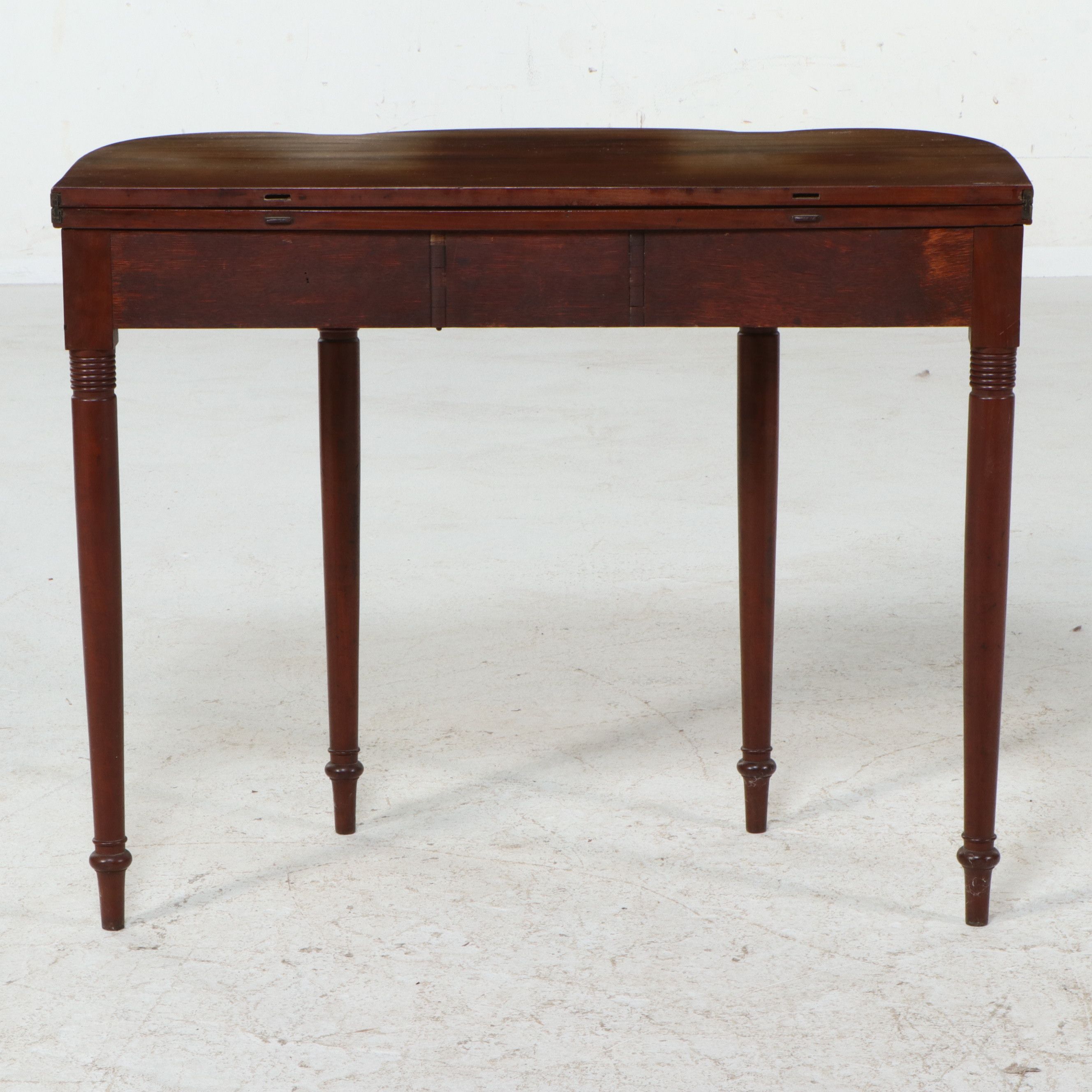 Federal Mahogany Cloverleaf Flip-Top Card Table, Early 19th Century