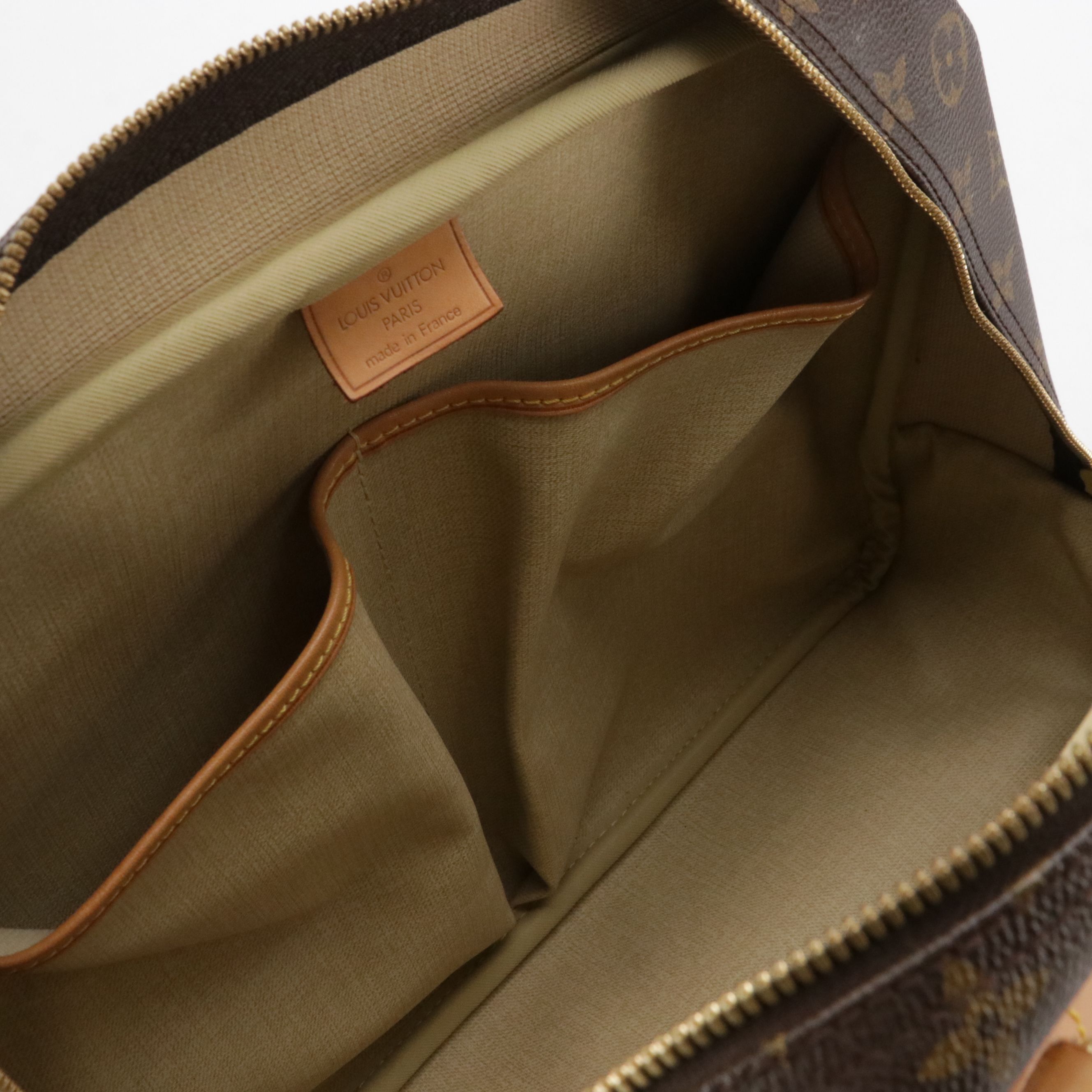 Louis Vuitton Deauville Handbag in Monogram Canvas and Vachetta Leather