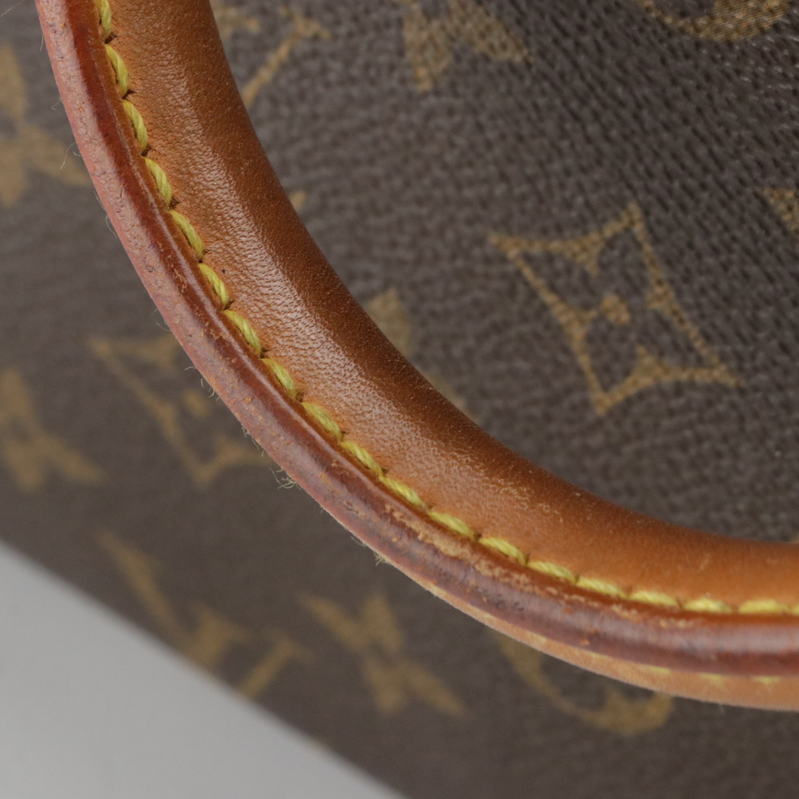 Louis Vuitton Deauville Handbag in Monogram Canvas and Vachetta Leather