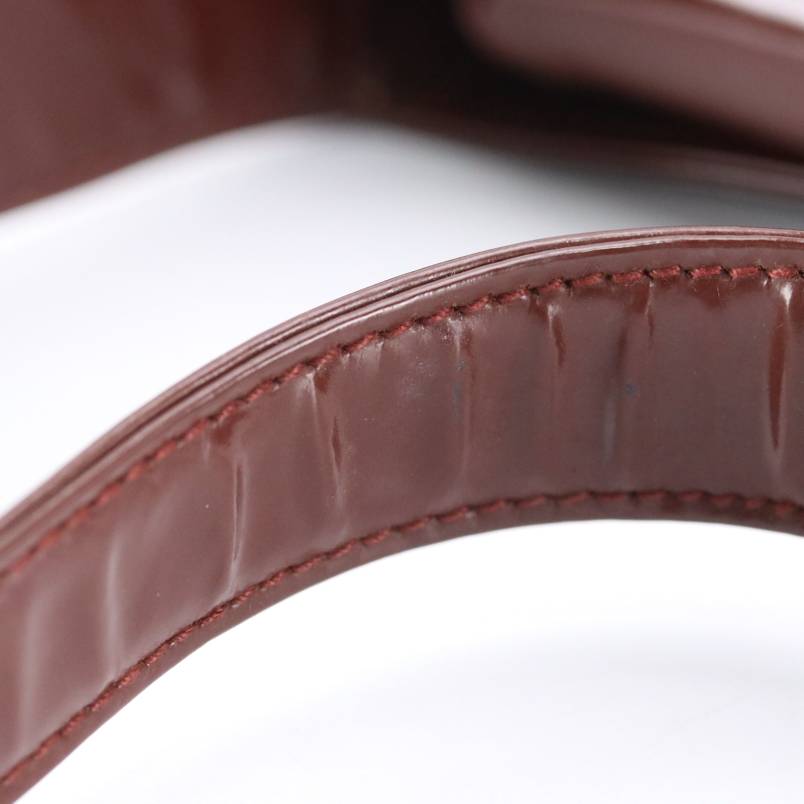 Gucci Interlocking G Hobo Shoulder Bag in Burgundy Patent Leather