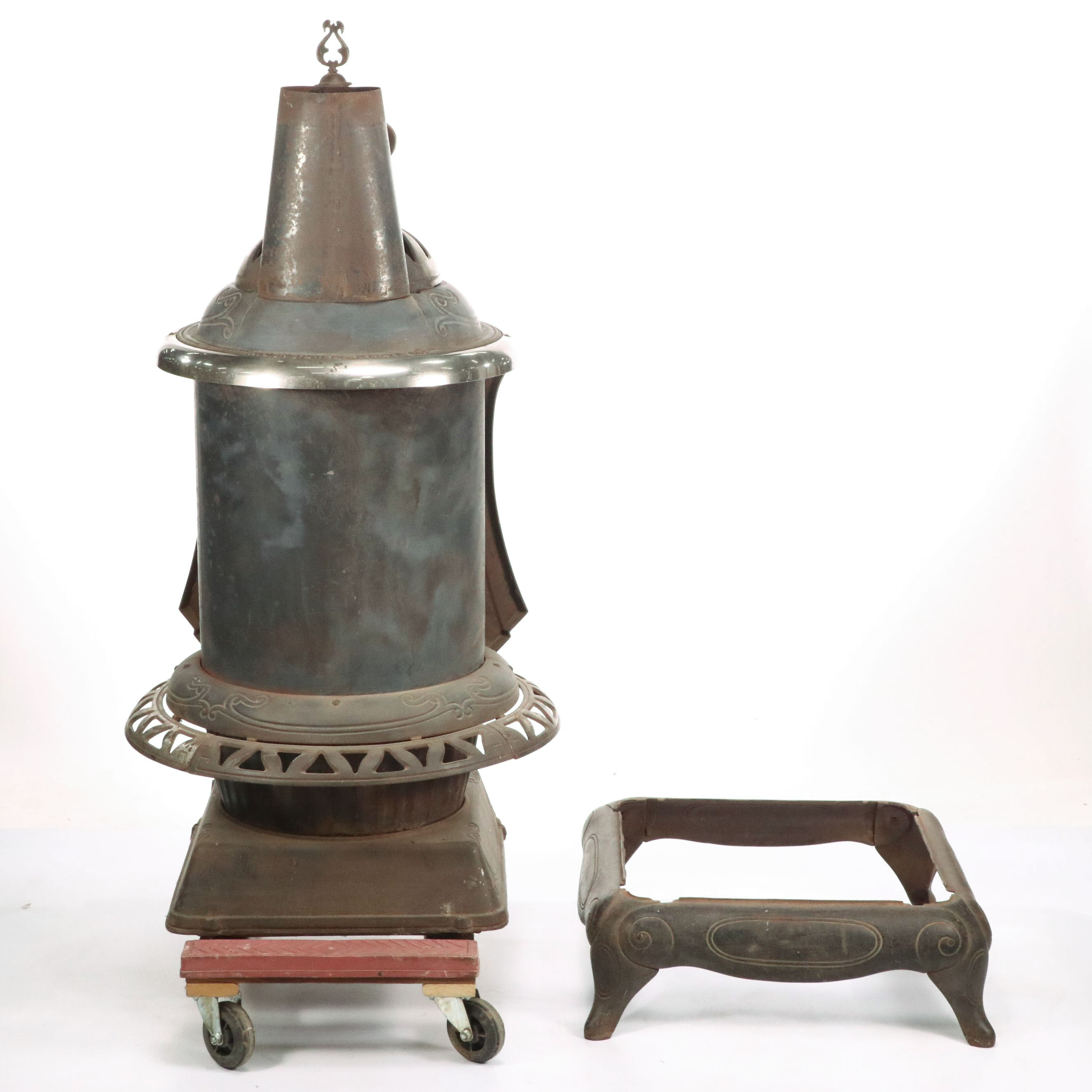Indianapolis Stove Co. "Indian Oak 191" Cast Iron Parlor Stove