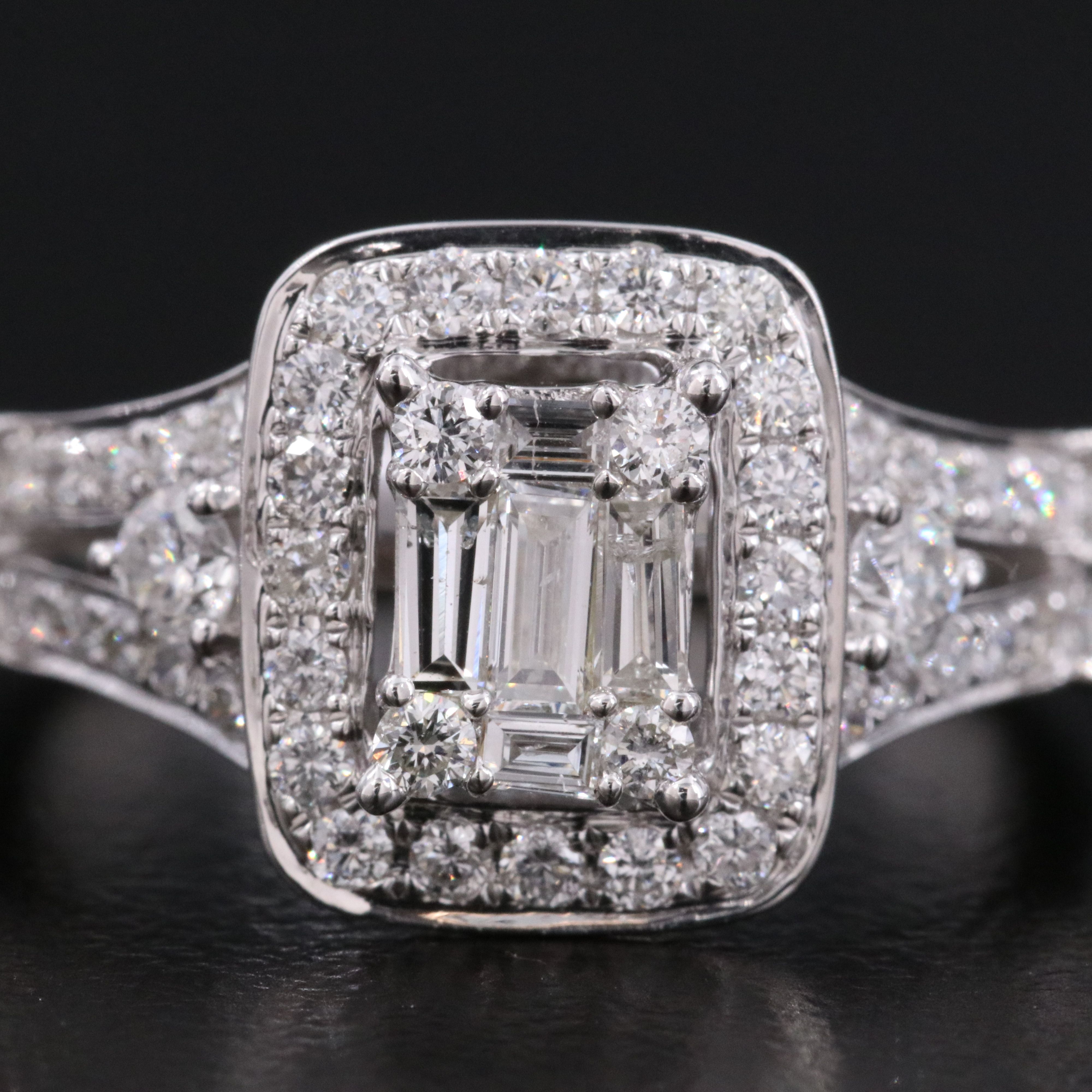 14K 1.00 CTW Diamond with Mosaic Center Ring