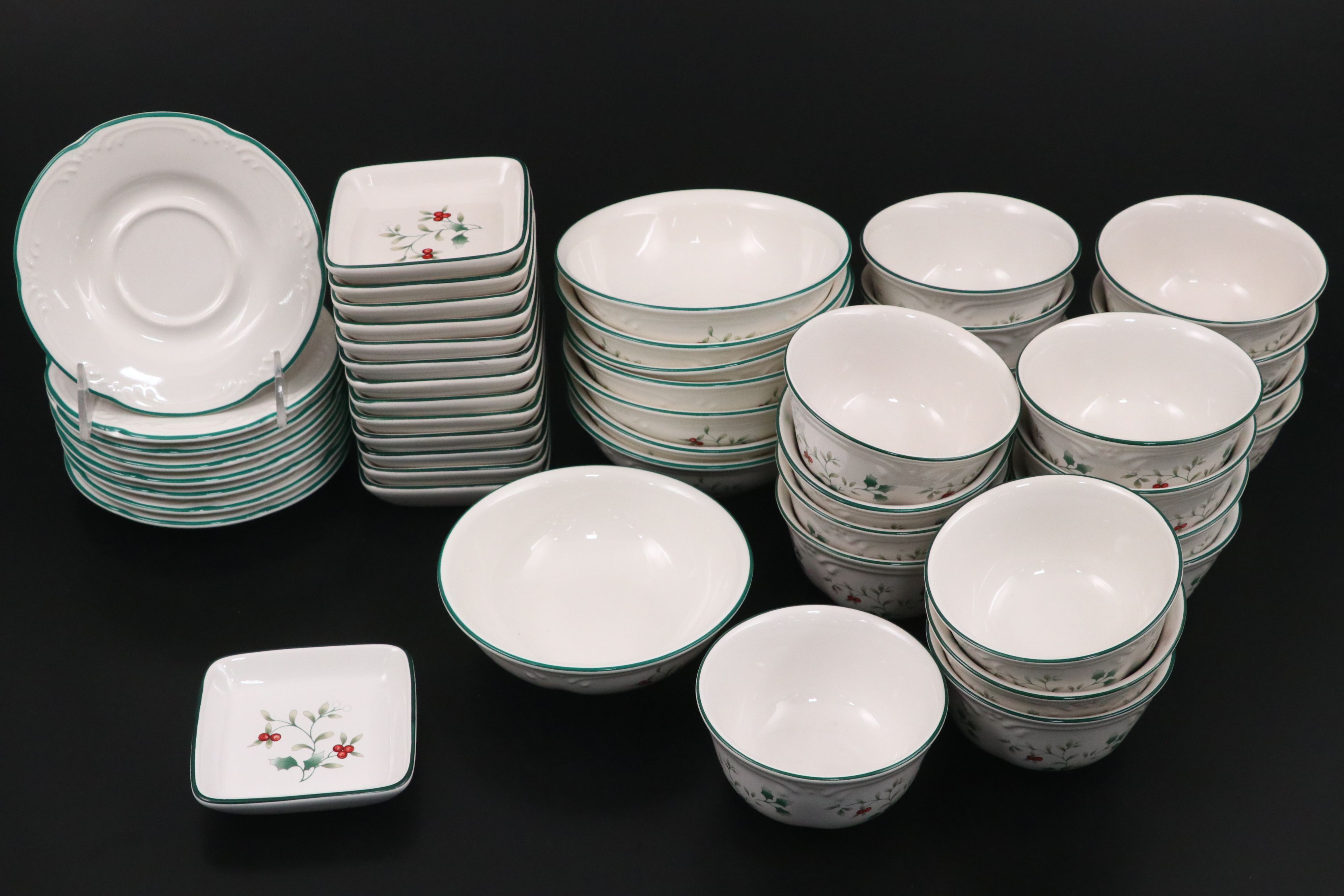 Pfaltzgraff "Winterberry" Ceramic Seasonal Dinnerware and Table Accessories