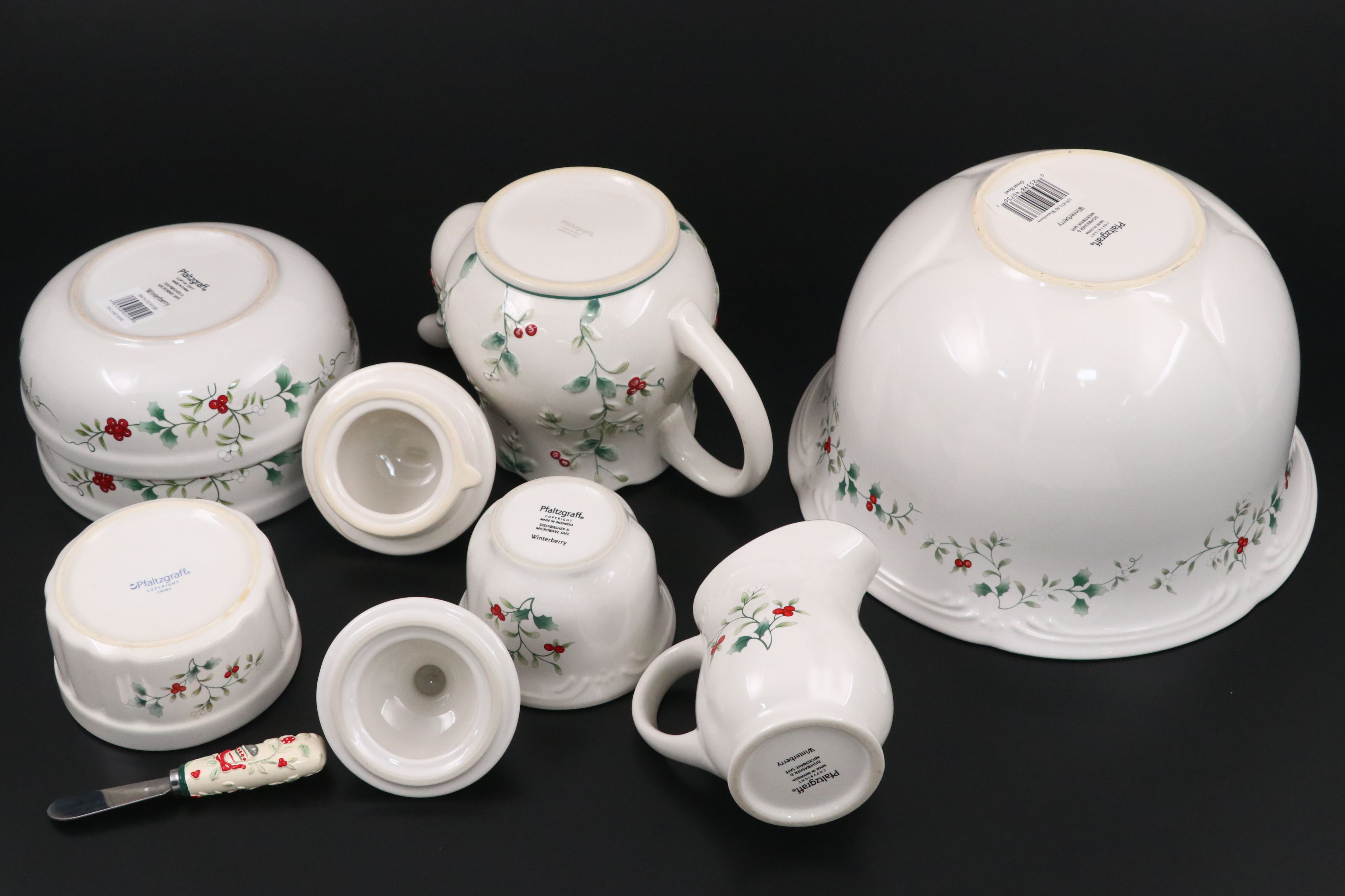 Pfaltzgraff "Winterberry" Ceramic Seasonal Dinnerware and Table Accessories