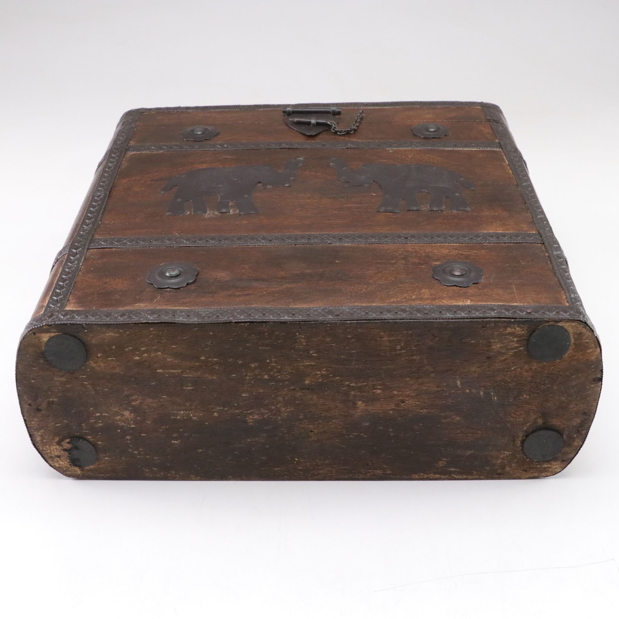 Wooden Wine Bottle Box with Metal Elephant Motif & Champagne Flutes and Cordials