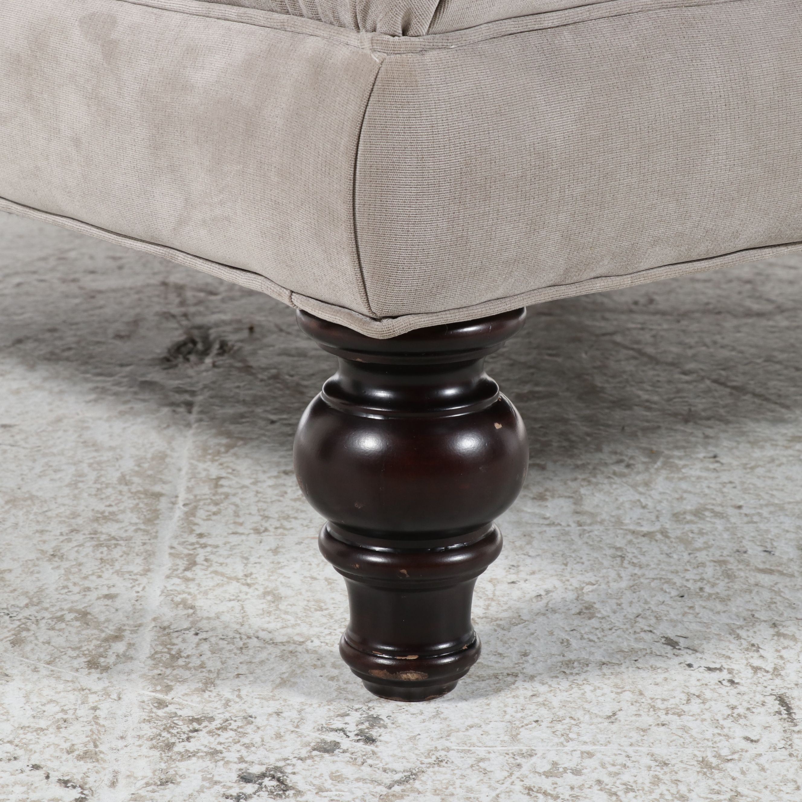 Broyhill Furniture "Brendamour" Tufted Square Ottoman, 2012