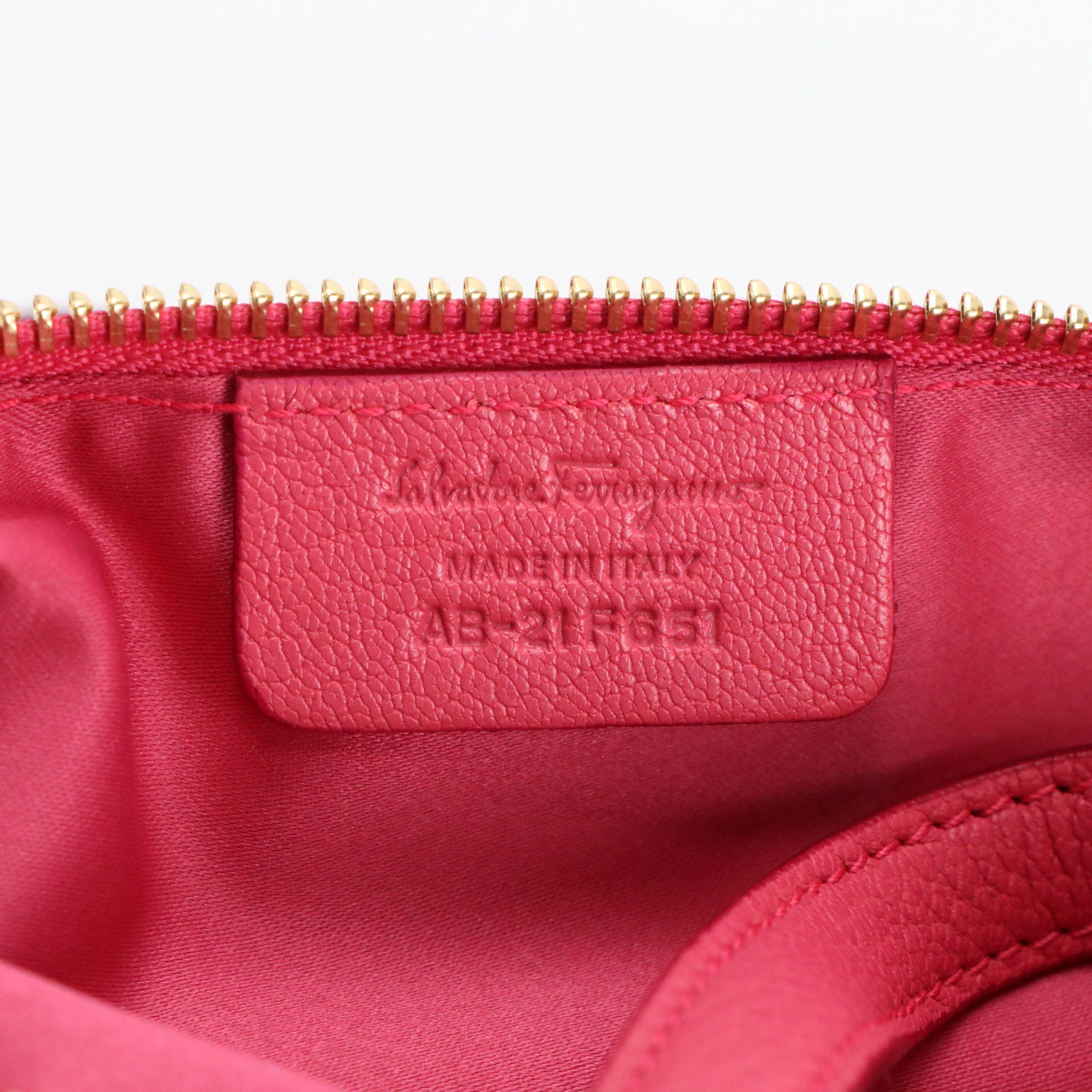 Salvatore Ferragamo Zippered Two Way Tote Bag in Pink Grained Leather