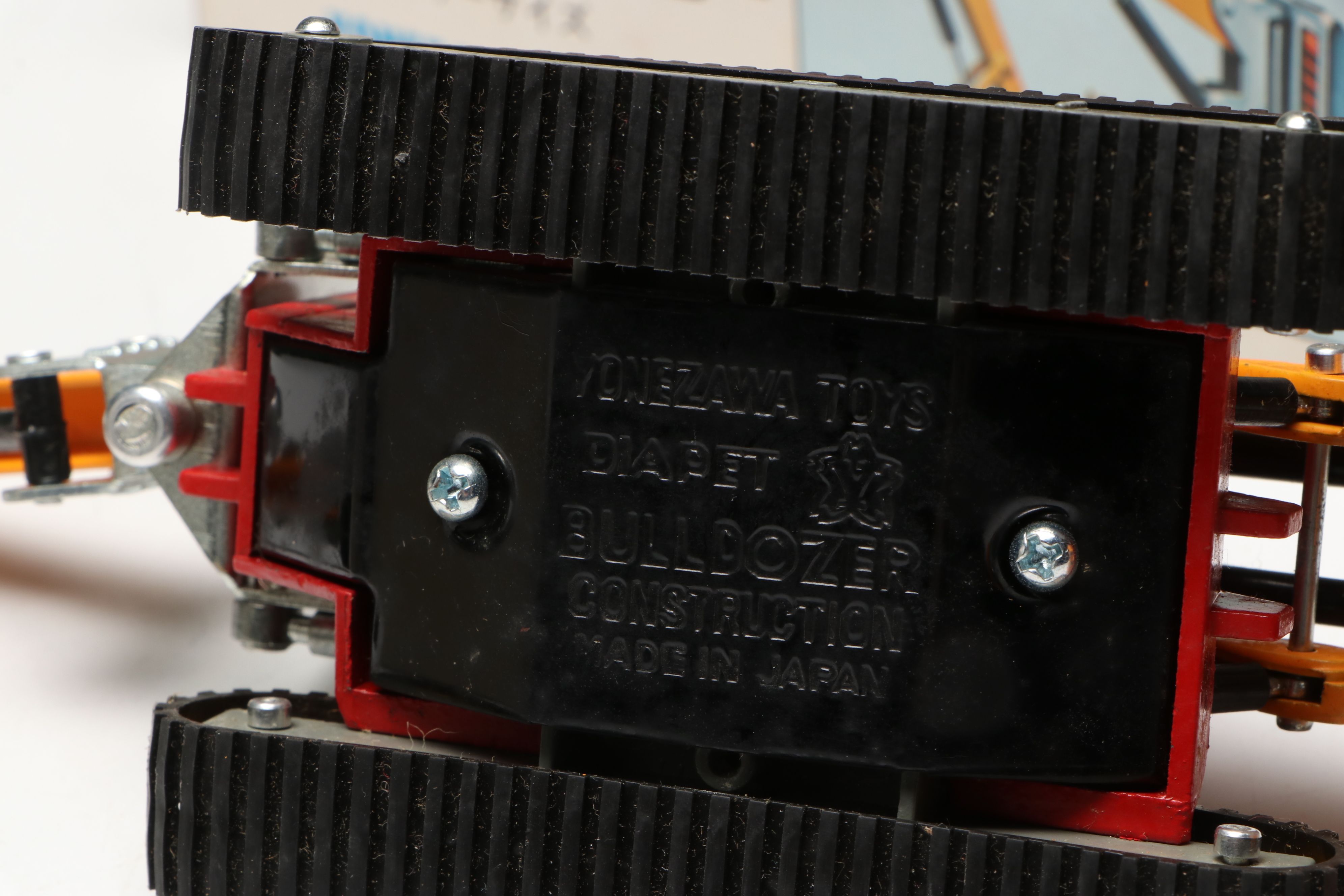 Kato 3-506 JR Series 165 Express 3-Car Set with Yonezawa Ace Diapet Power Dozer