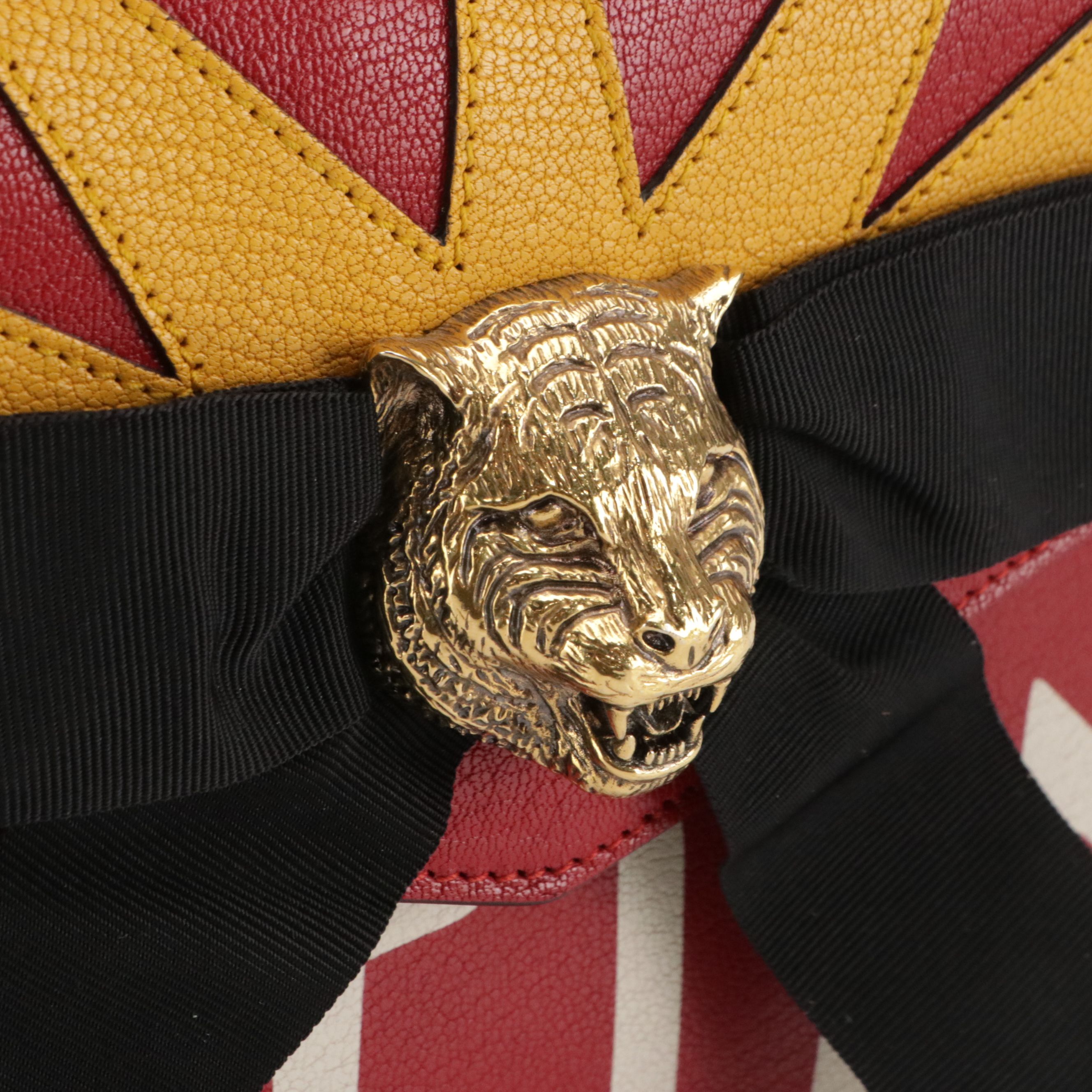 Gucci Top Handle Osiride Shoulder Bag in Red Grained Leather