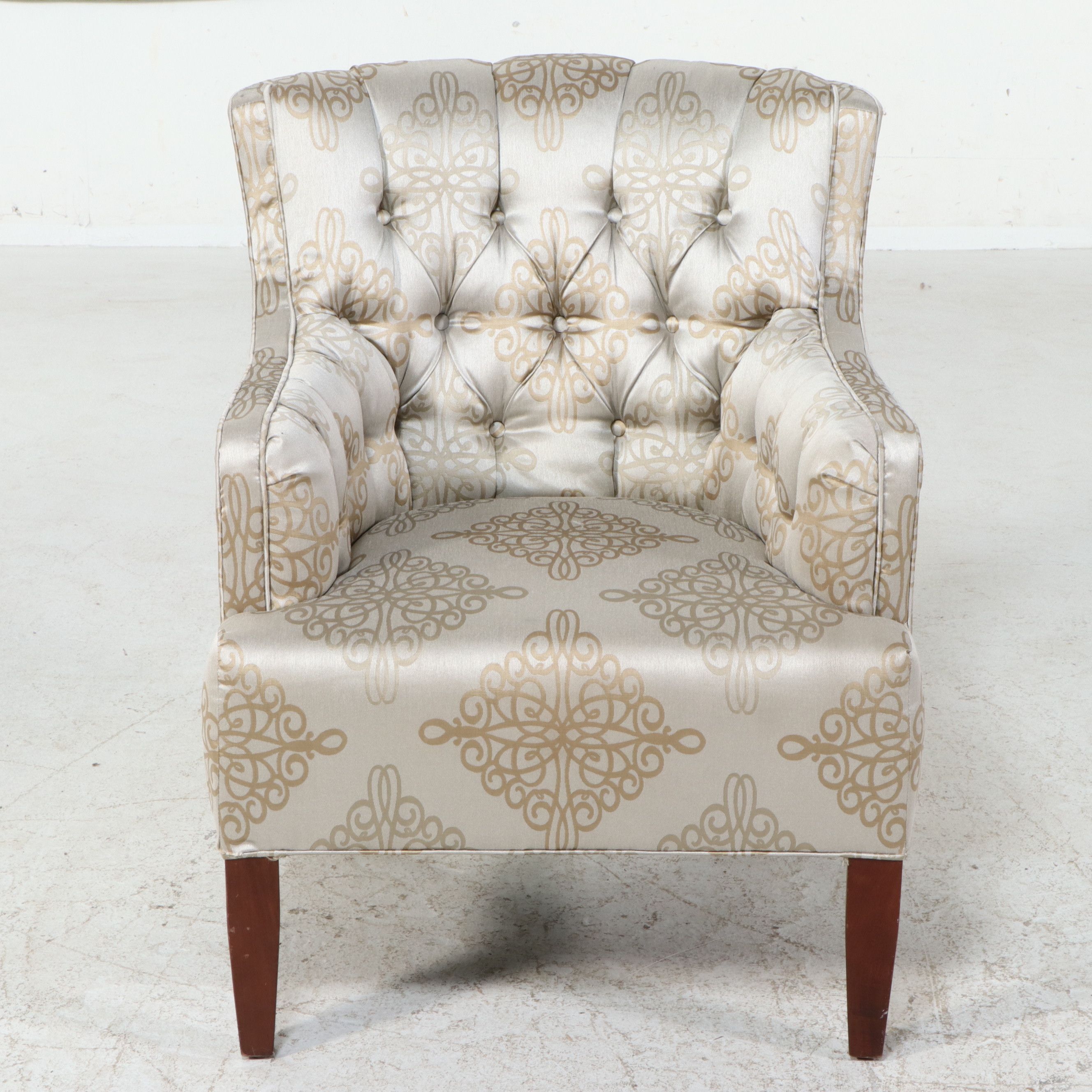 Contemporary Tufted Armchair in Damask Upholstery
