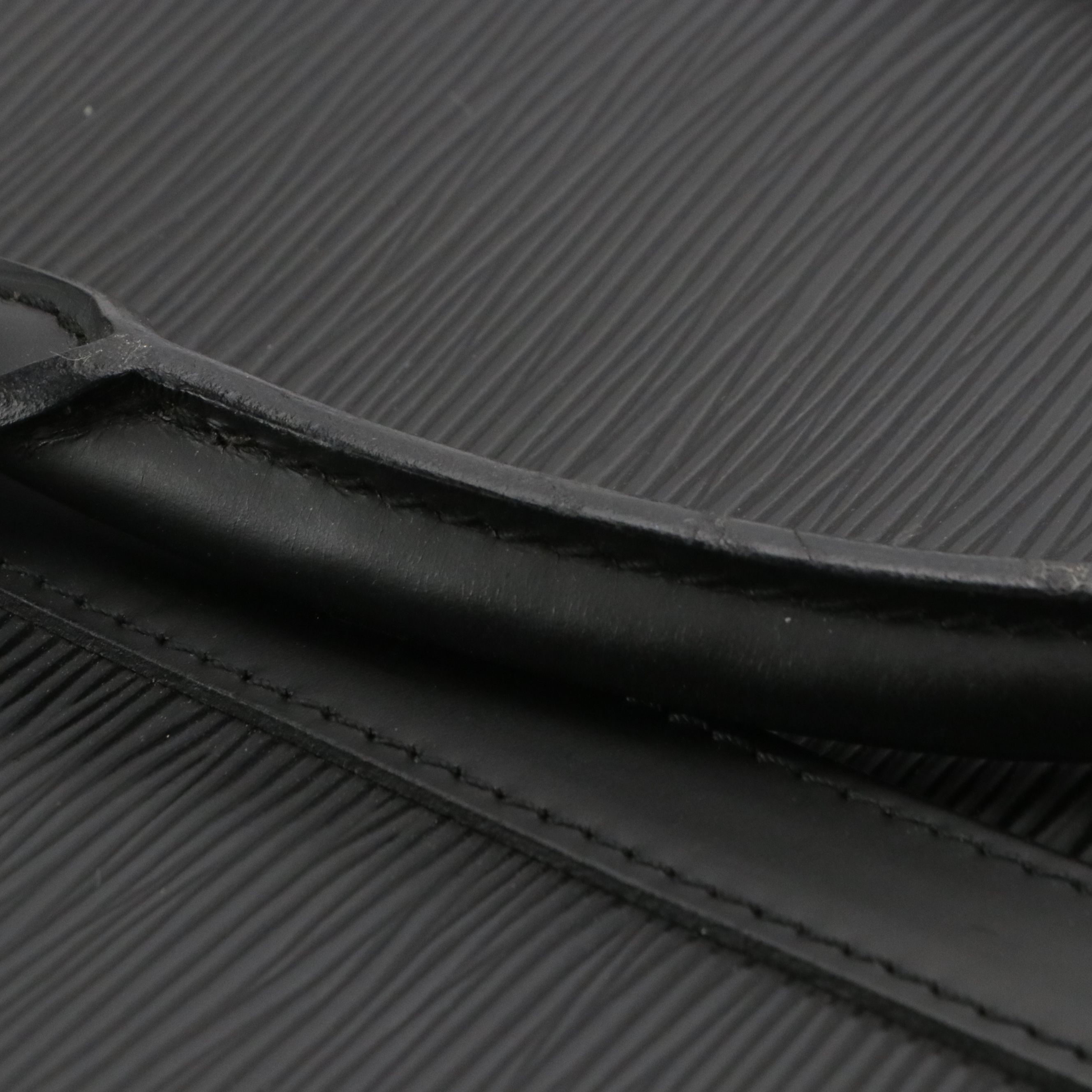 Louis Vuitton Vivienne MM Briefcase Bag in Black Epi and Smooth Leather