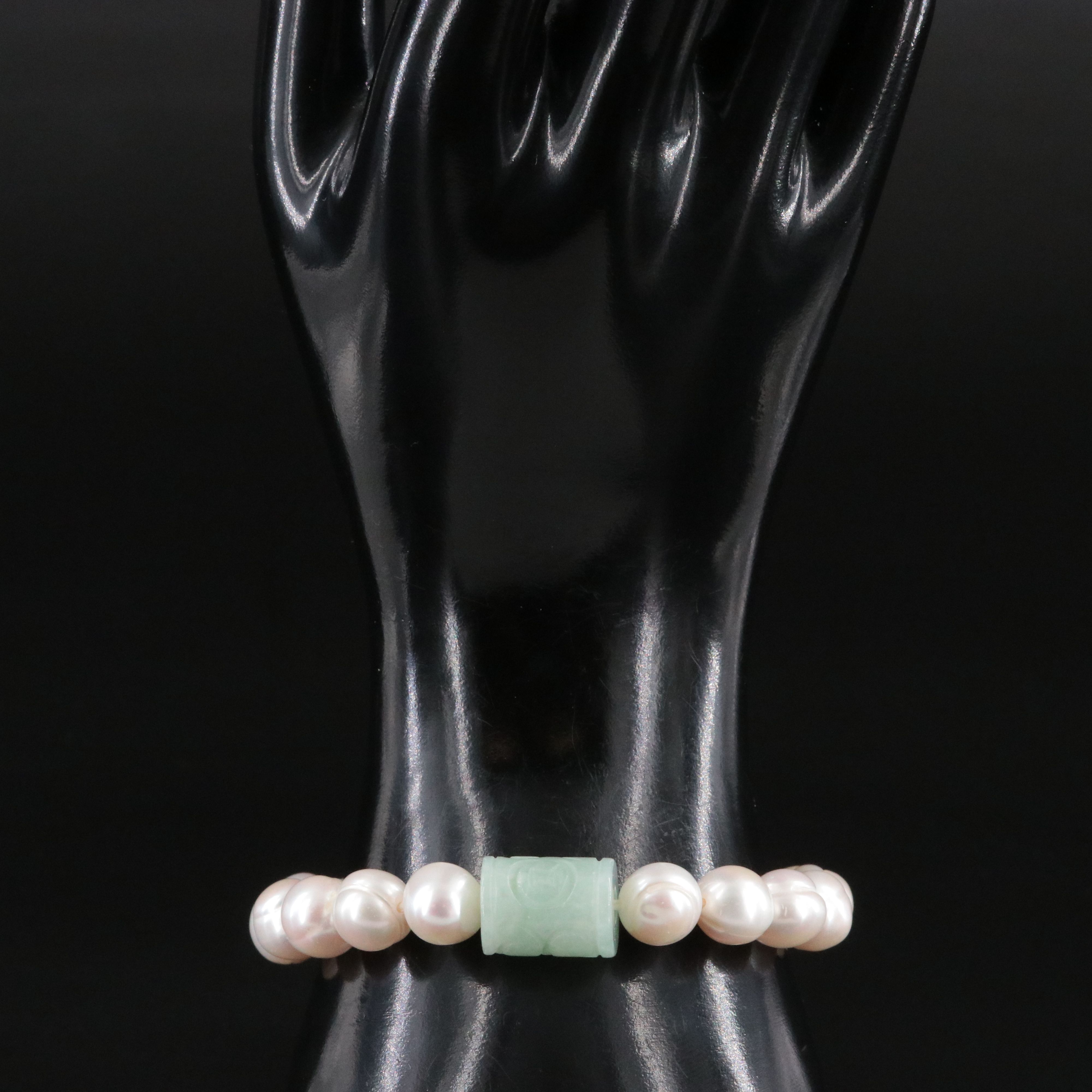 Pearl and Carved Jadeite Bracelet