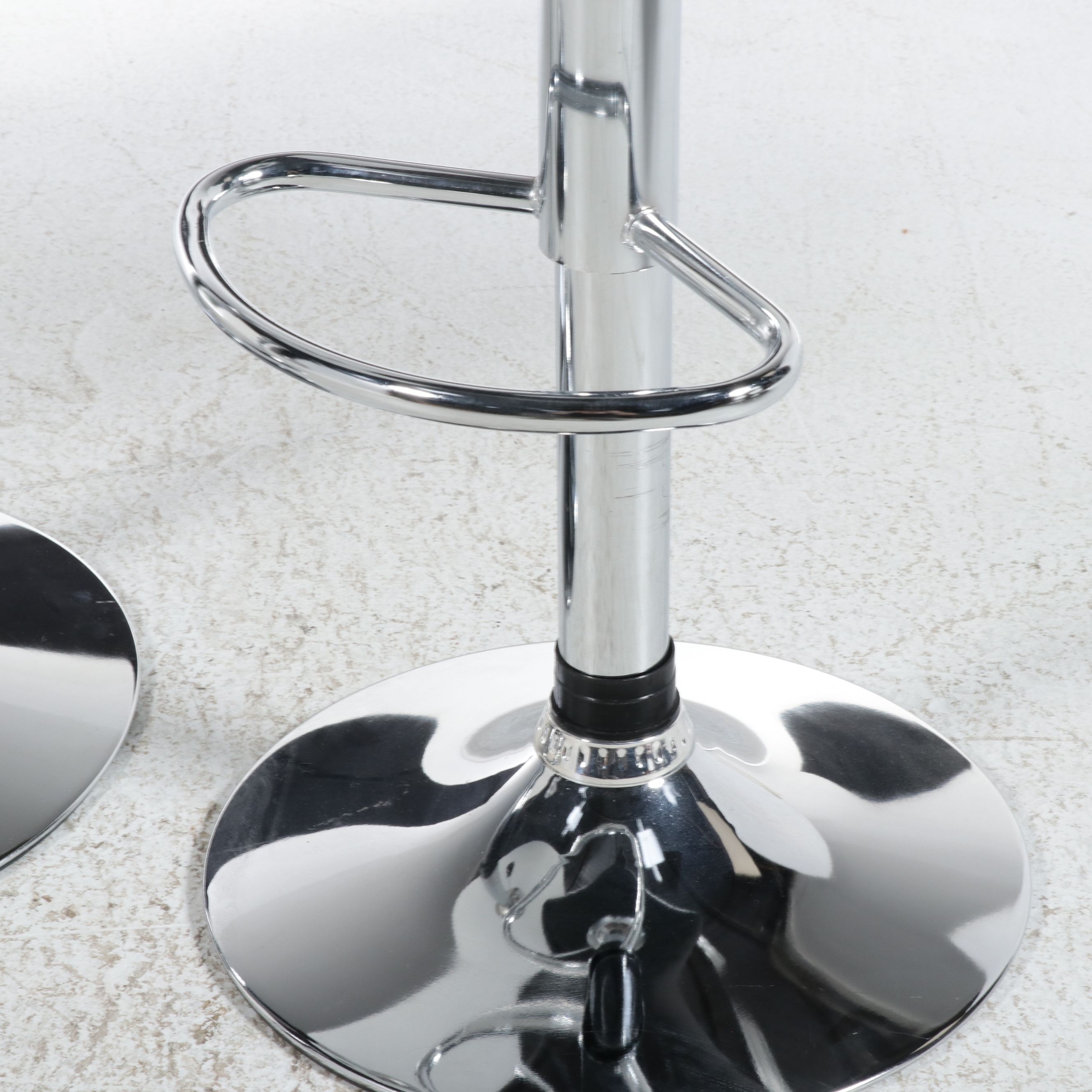 Contemporary Modern Three-Piece Adjustable Pub Set