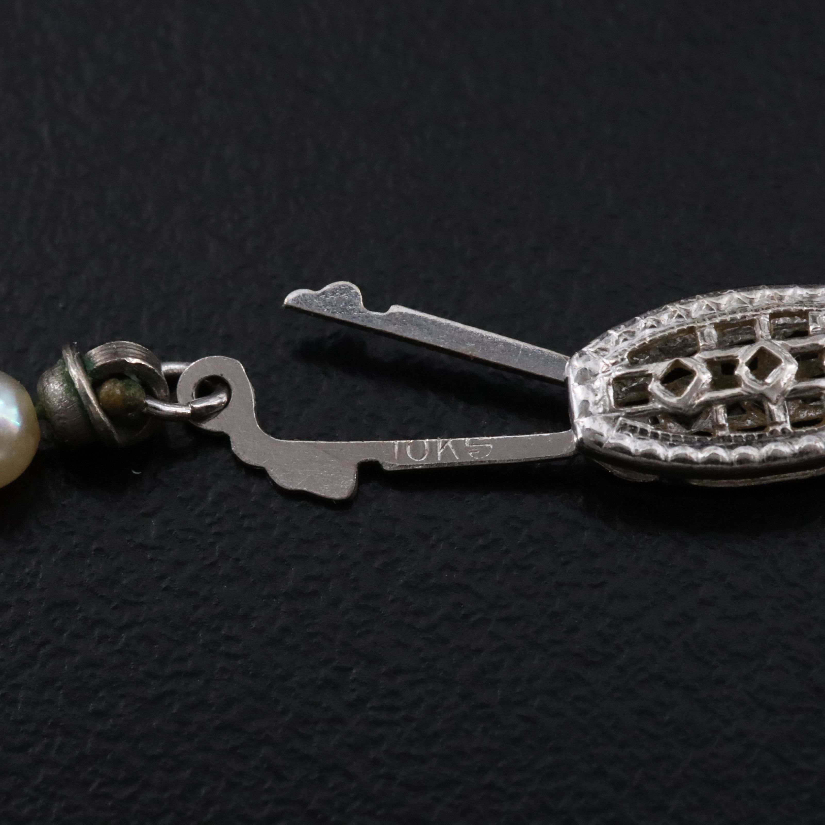 Graduated Pearl Necklace with 10K Clasp