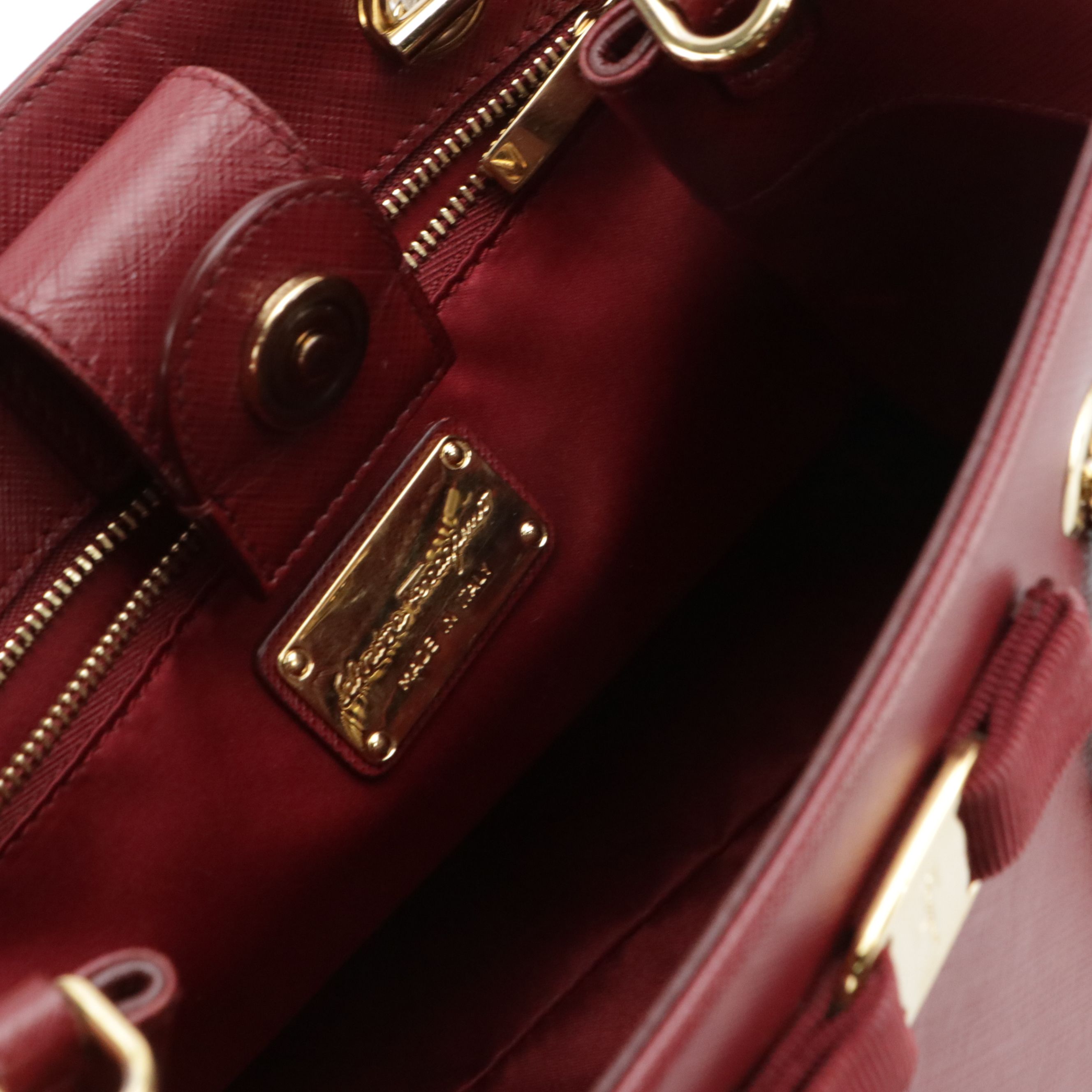 Salvatore Ferragamo Vara Bow Small Two-Way Tote Bag in Saffiano Leather