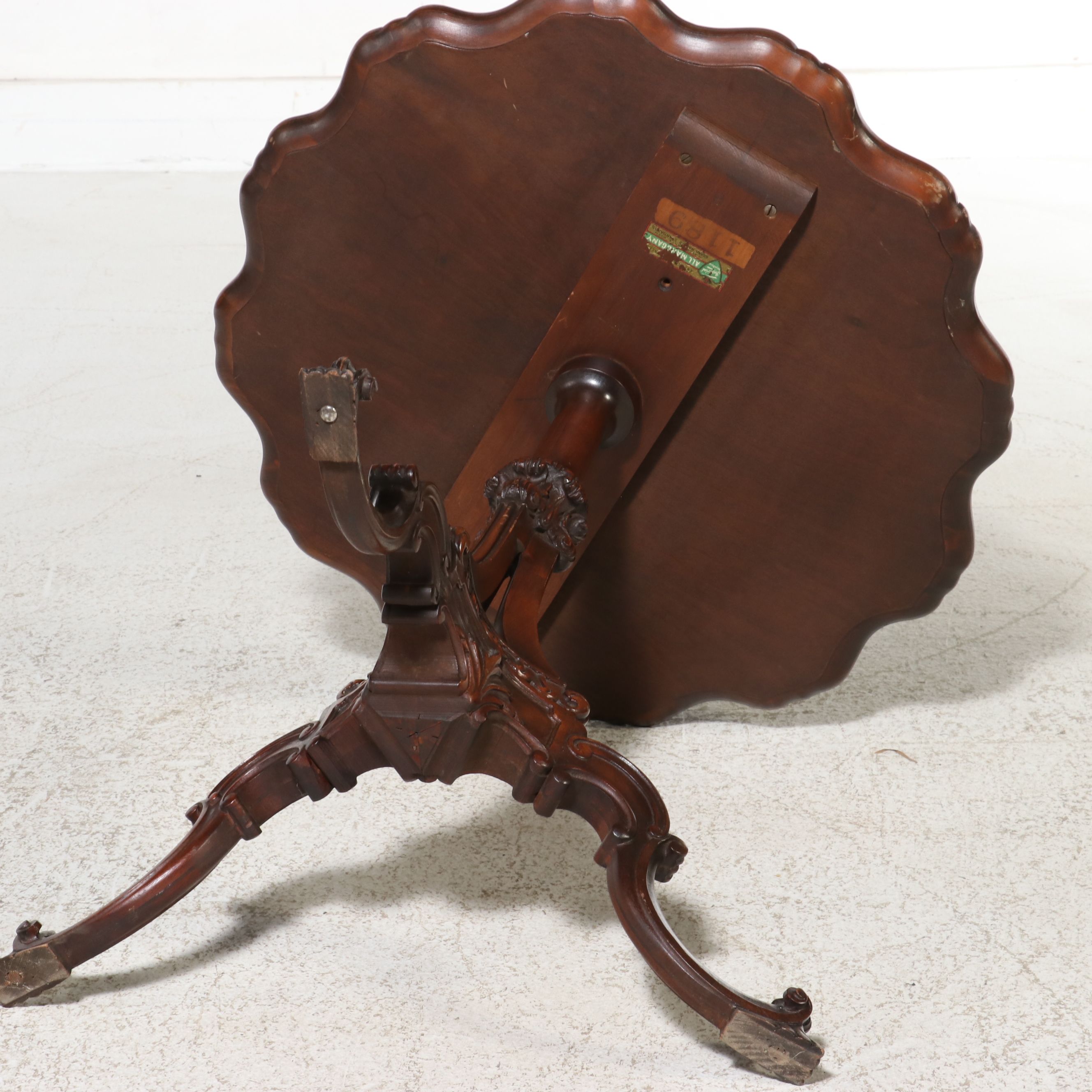 Imperial Furniture Co. Chippendale Style Piecrust Occasional Table, Mid-20th C.