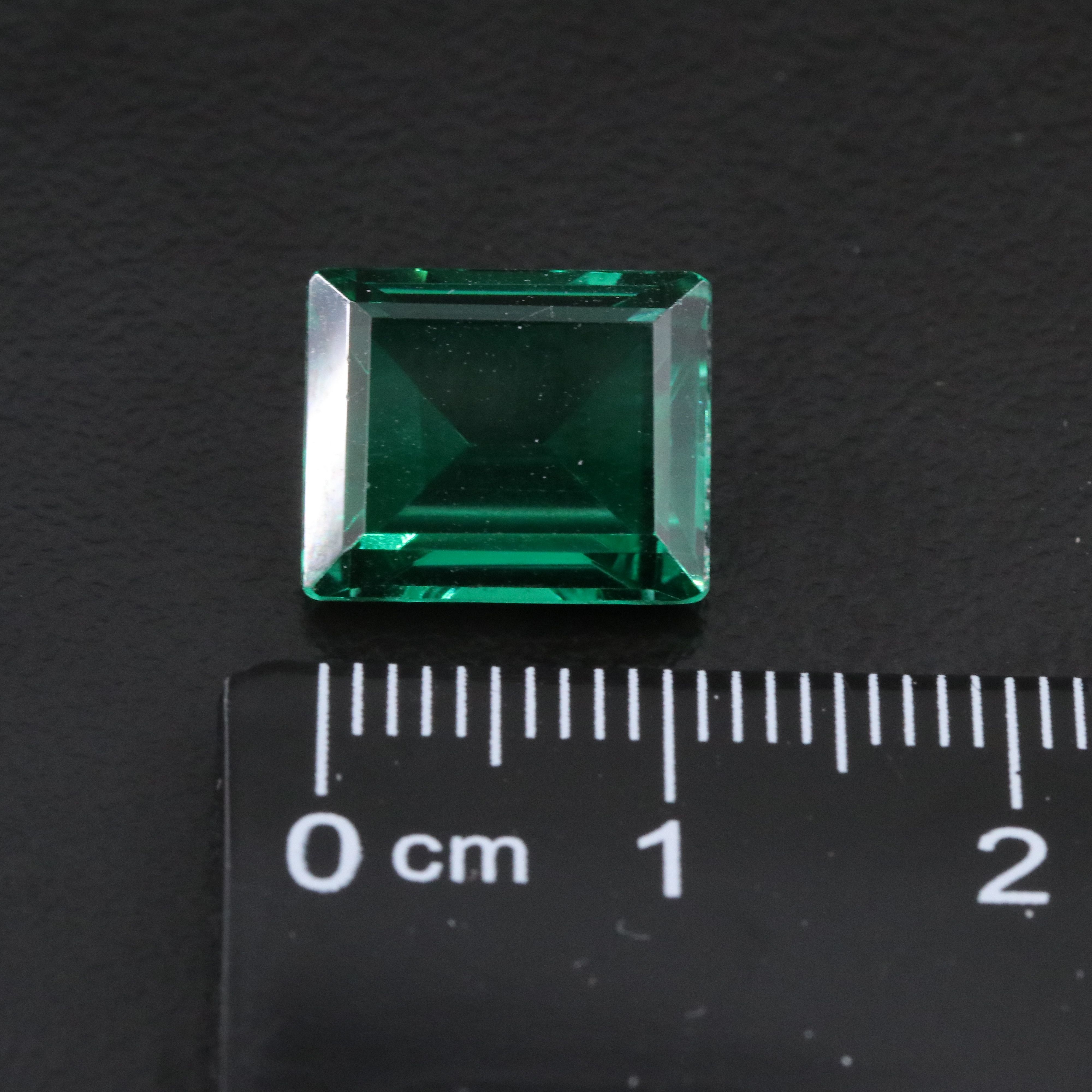 Loose 7.33 CT Lab Grown Spinel Triplet