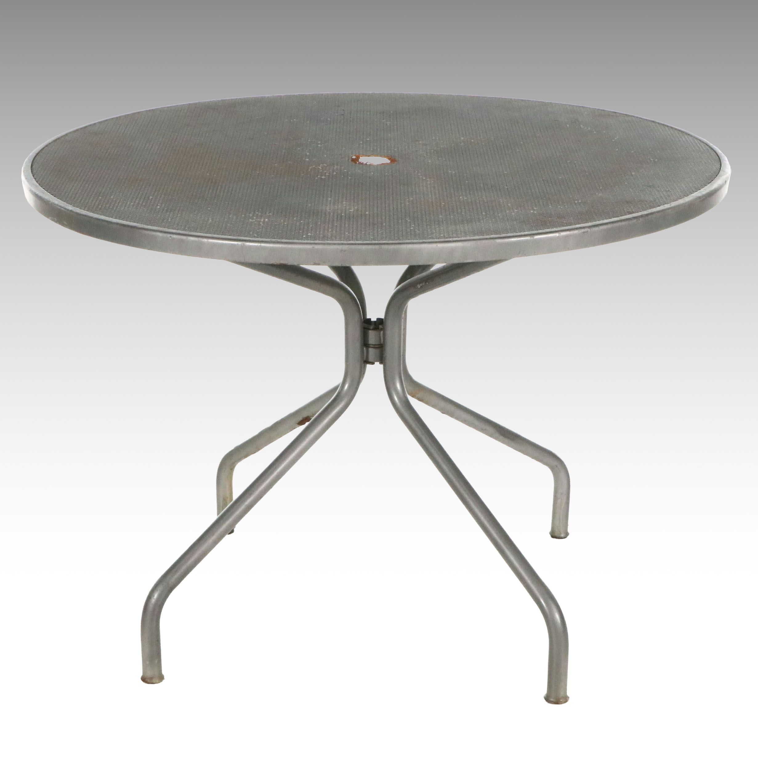 Vintage Diamond Mesh and Tubing Patio Dining Set