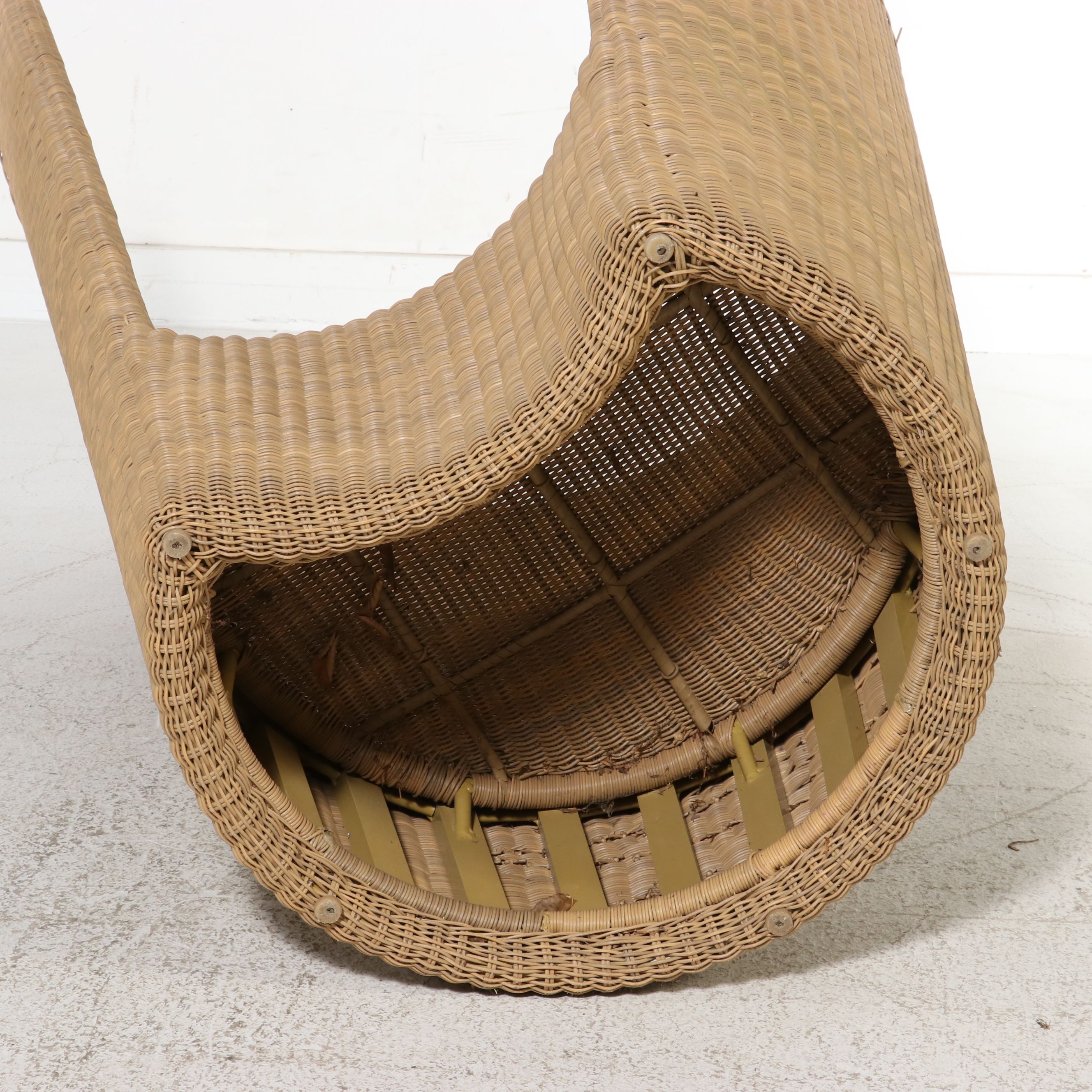 Freeline Contemporary Resin Wicker High-Back Chair