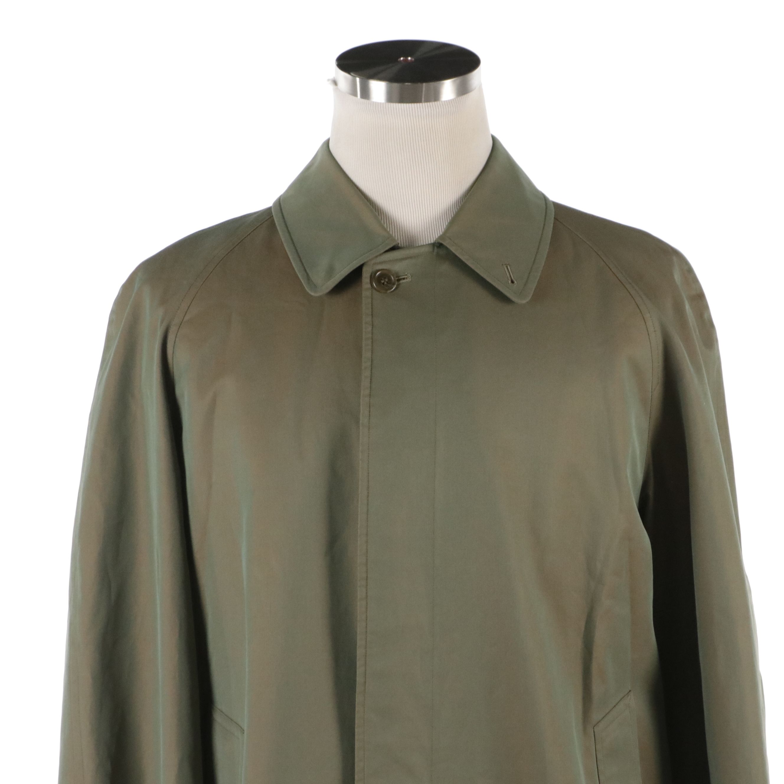 Men's Burberrys Raincoat in Iridescent Shot Cotton