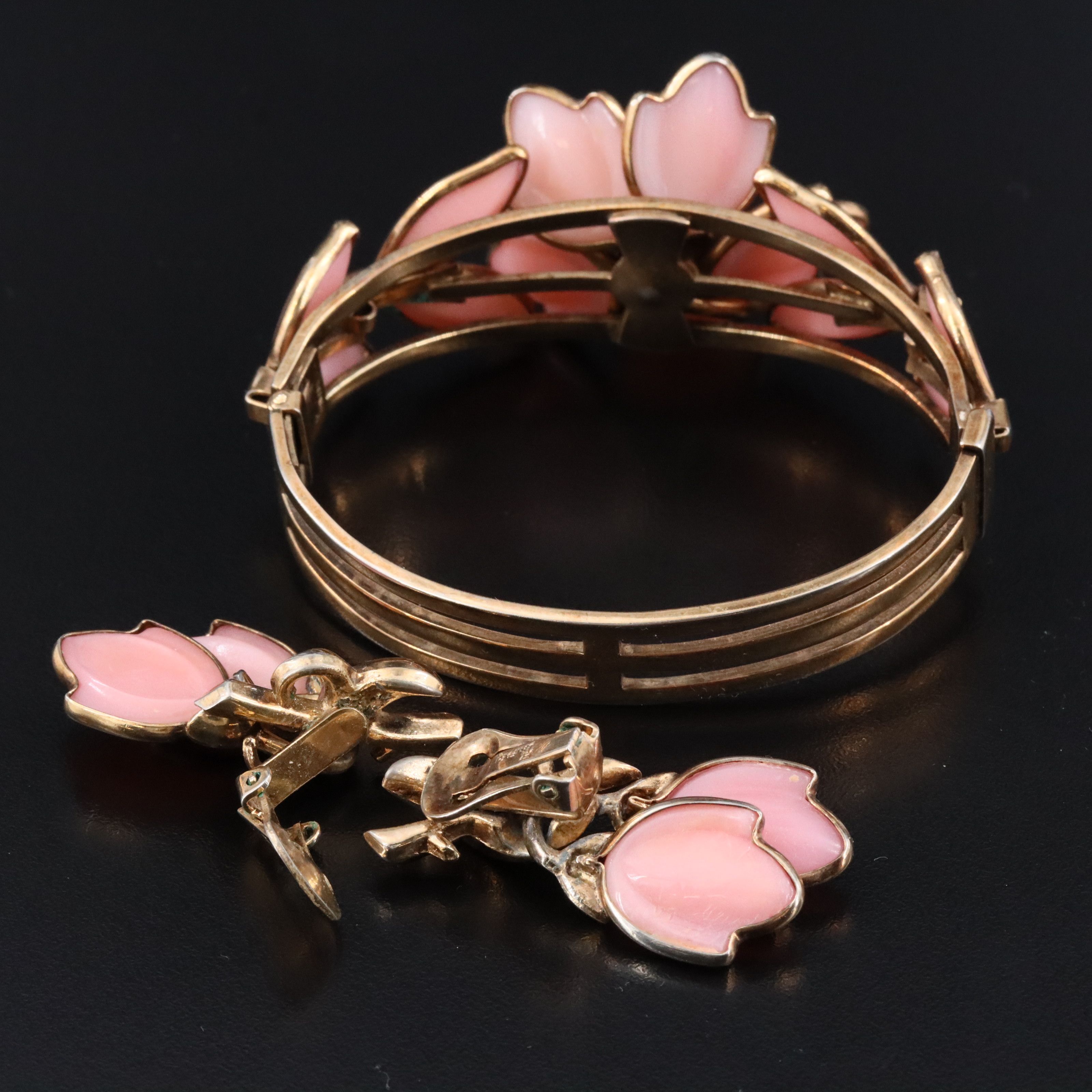 Crown Trifari Poured Glass Flower Bangle Bracelet and Earrings
