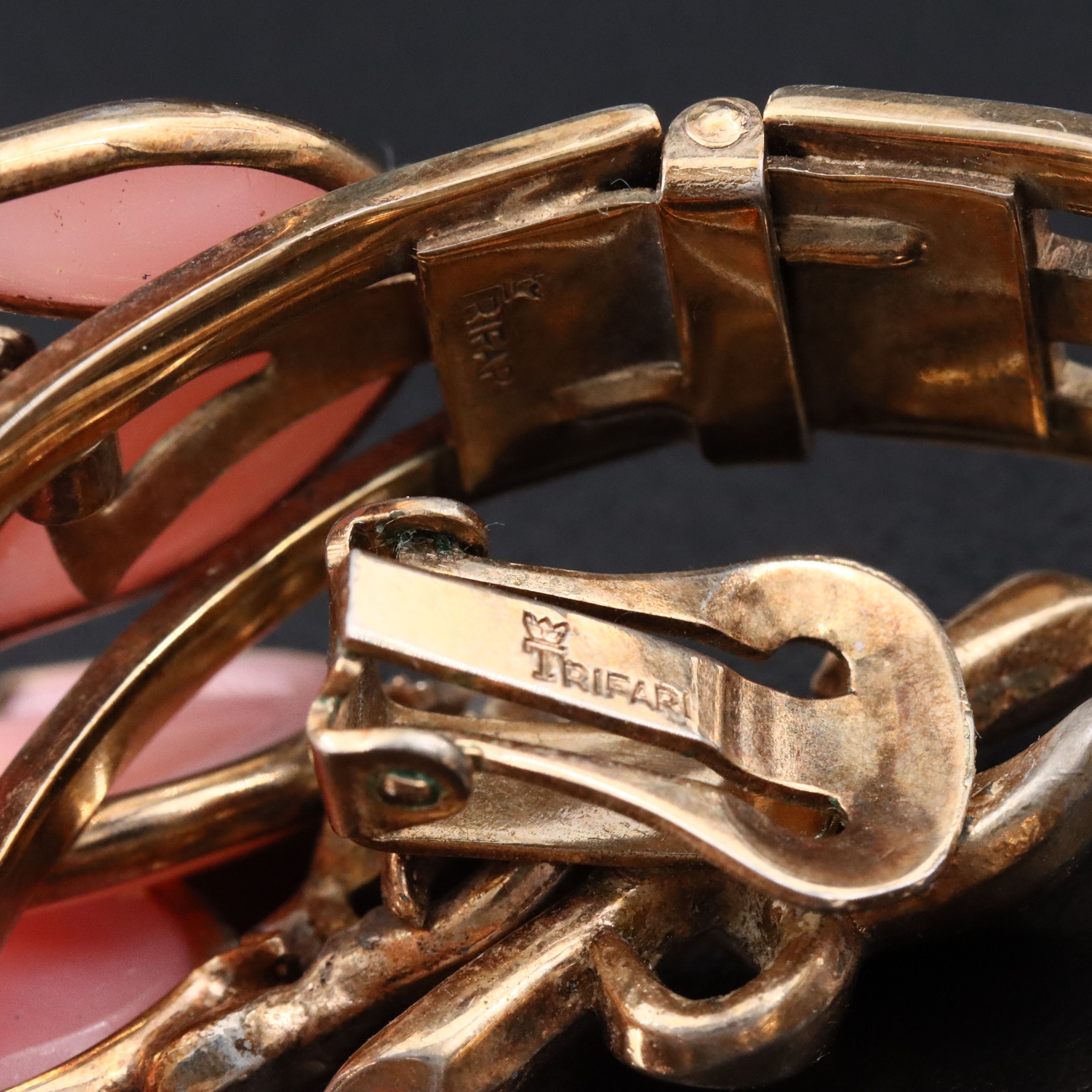 Crown Trifari Poured Glass Flower Bangle Bracelet and Earrings