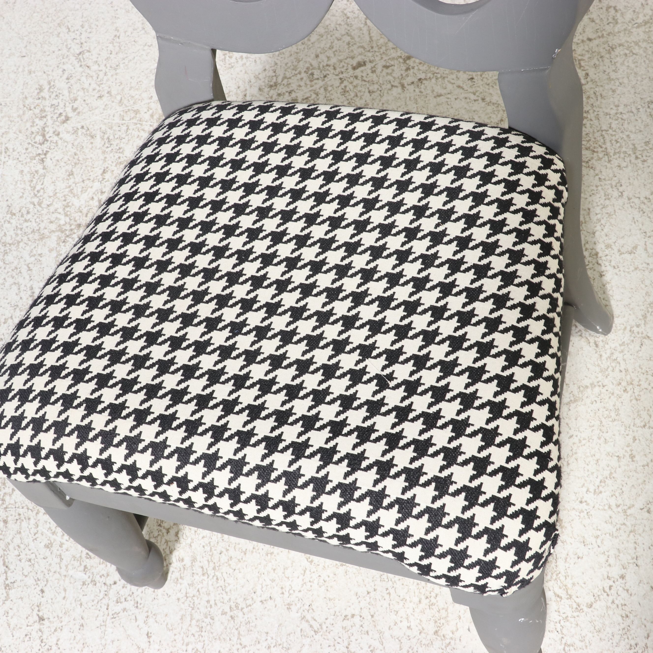 Gustavian Style Painted Scroll-Back Side Chair with Houndstooth Upholstery