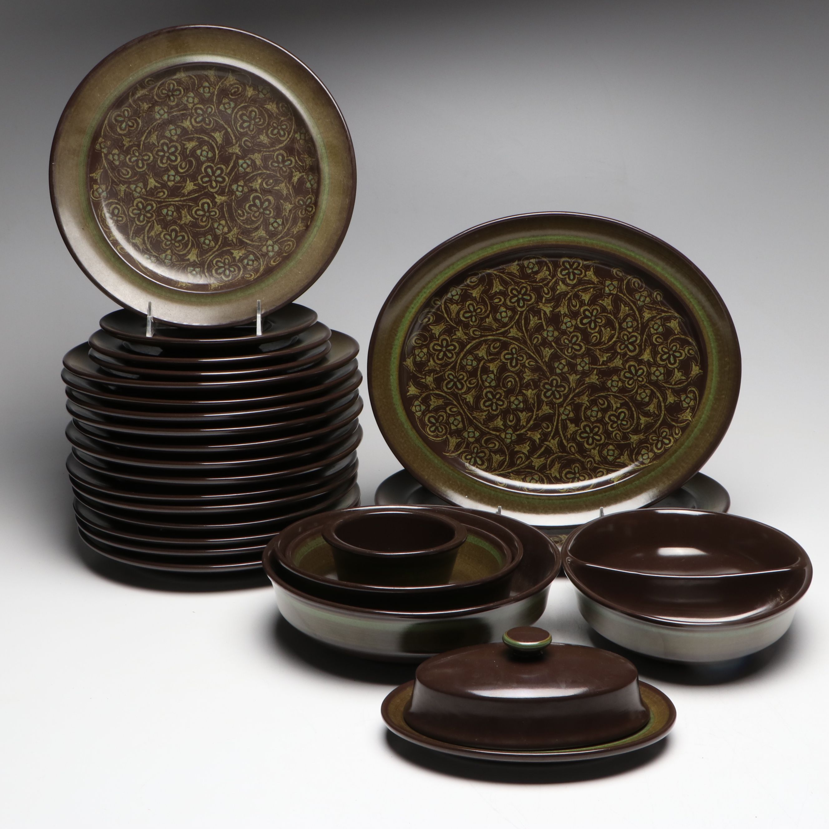 Franciscan "Madeira" Stoneware Tableware, Mid to Late 20th Century