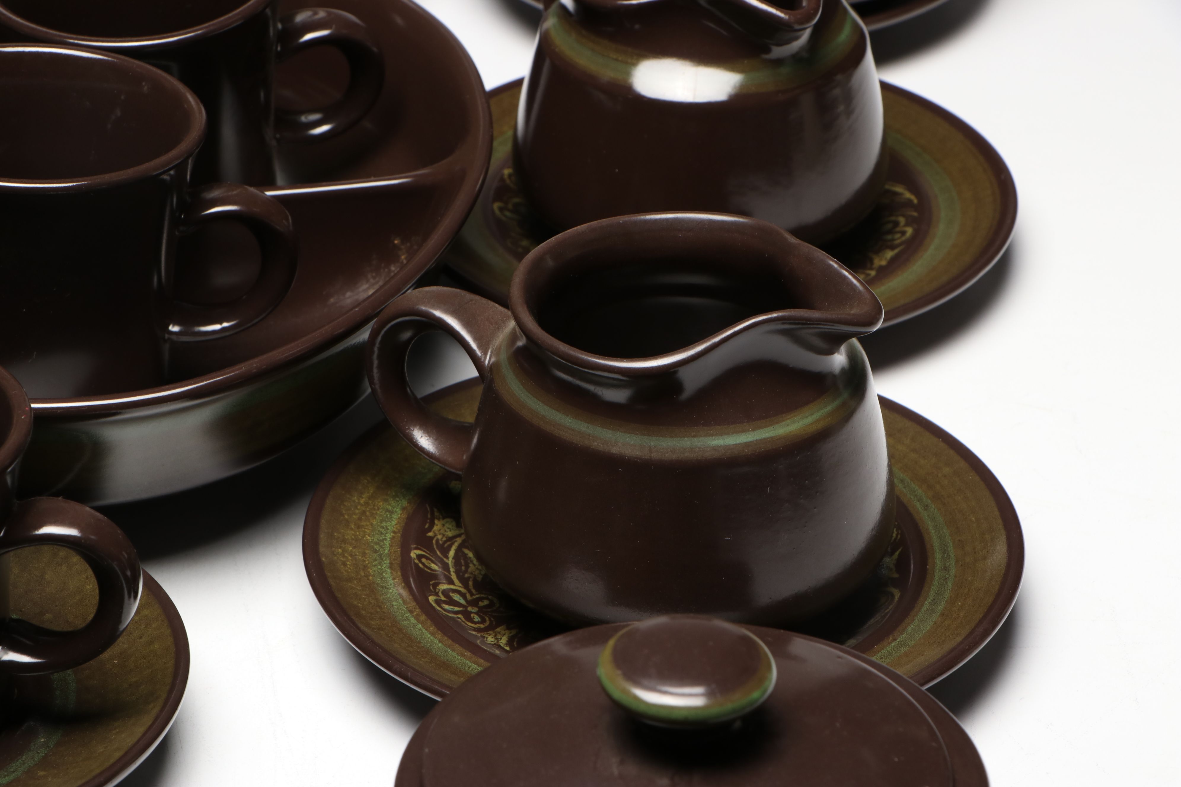 Franciscan "Madeira" Stoneware Tableware, Mid to Late 20th Century