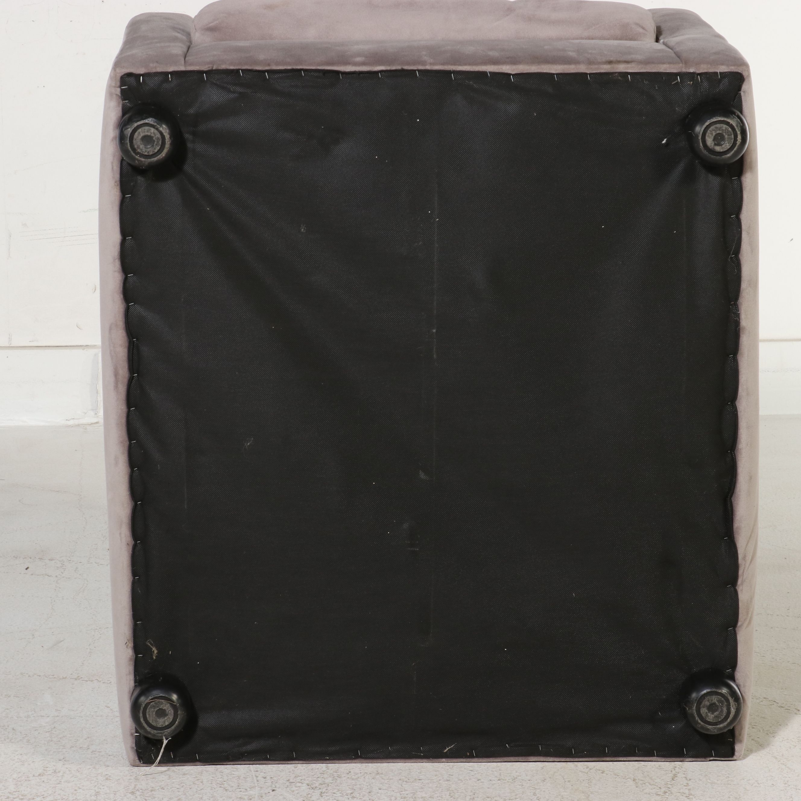 Klaussner Home Furnishings "Tort Stee" Upholstered Accent Chair