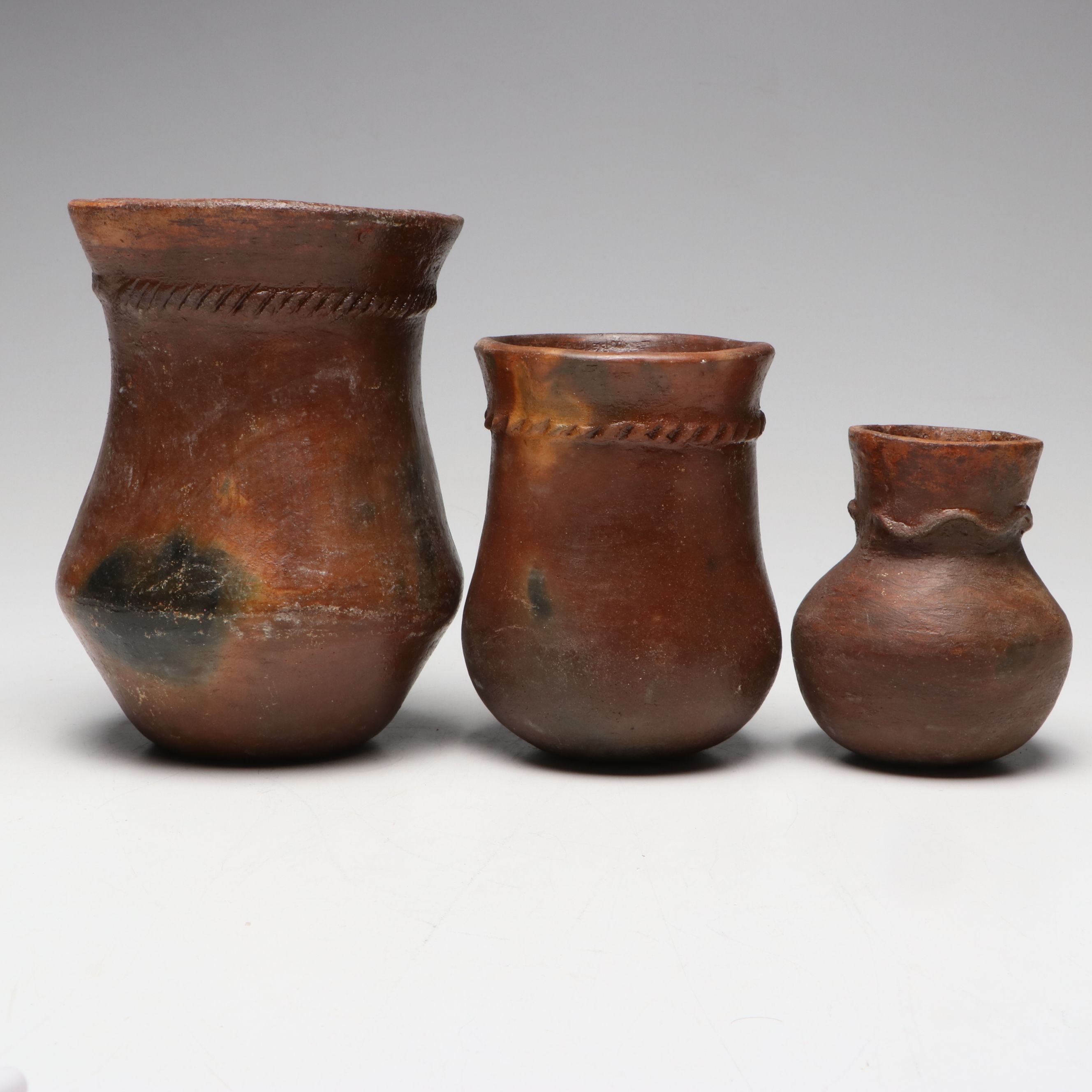 Diné Navajo Piñon Pitch Earthenware Vessels