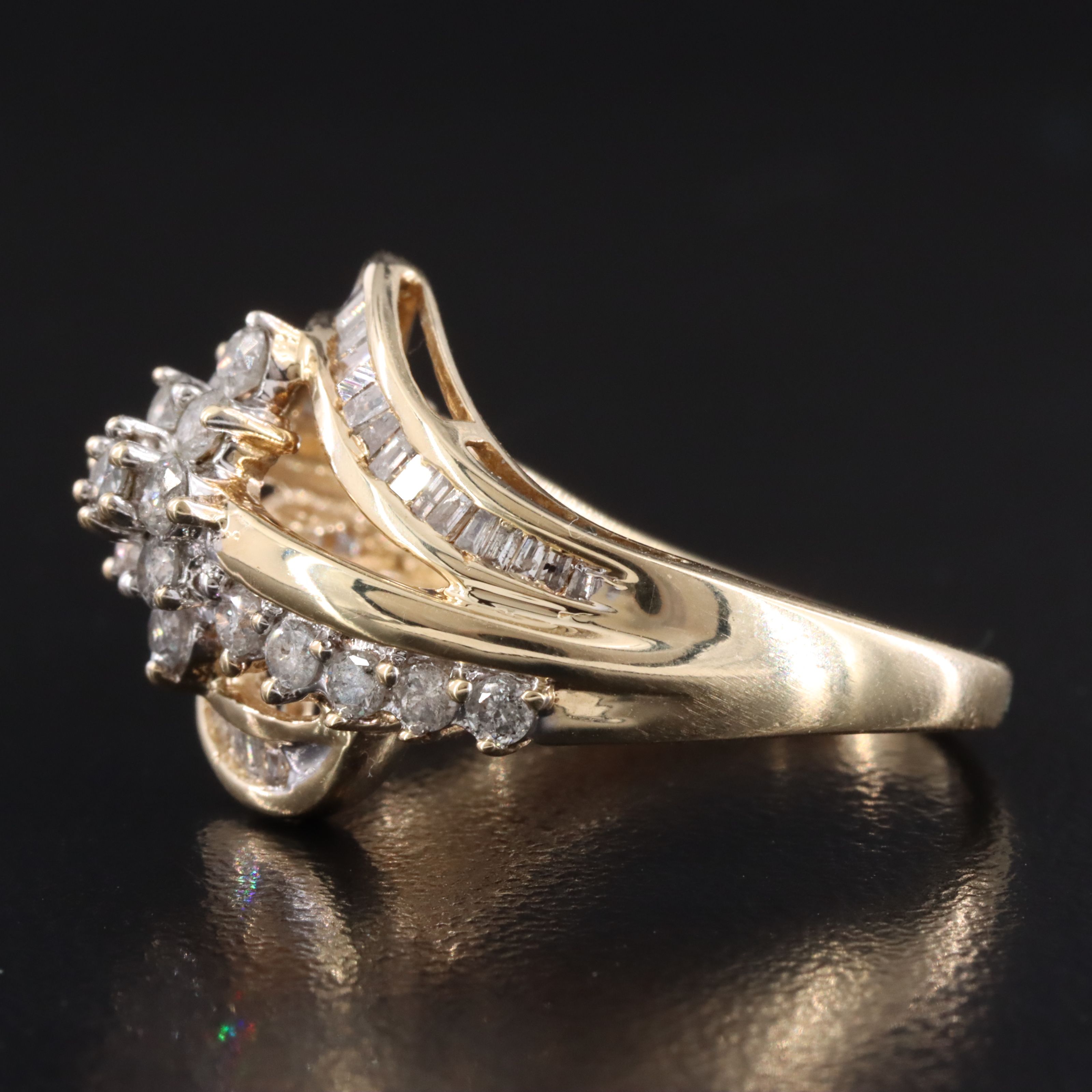 10K 0.96 CTW Diamond Cluster Ring