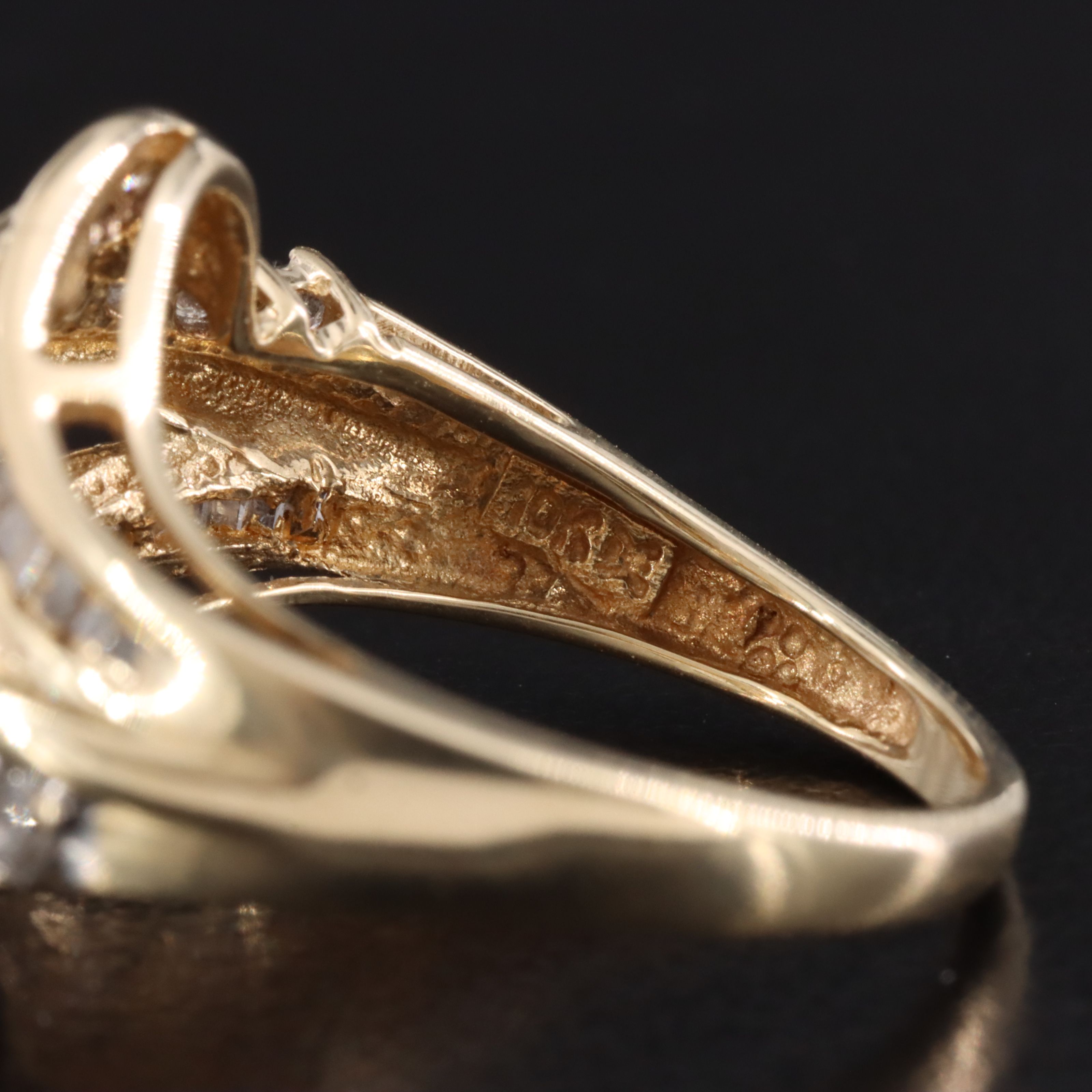 10K 0.96 CTW Diamond Cluster Ring