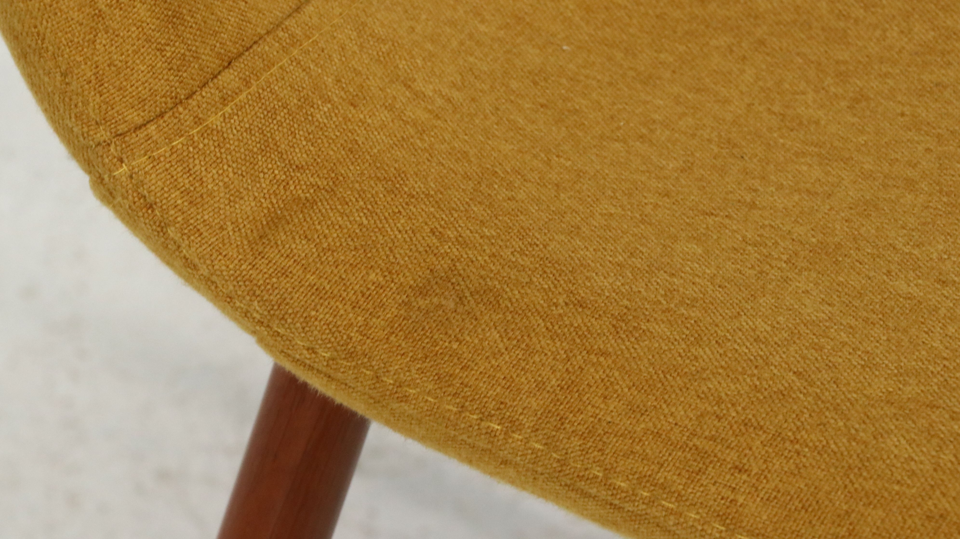 Five Piece Mid Century Modern Style Dining Set with Jofran Inc. "Kura" Table