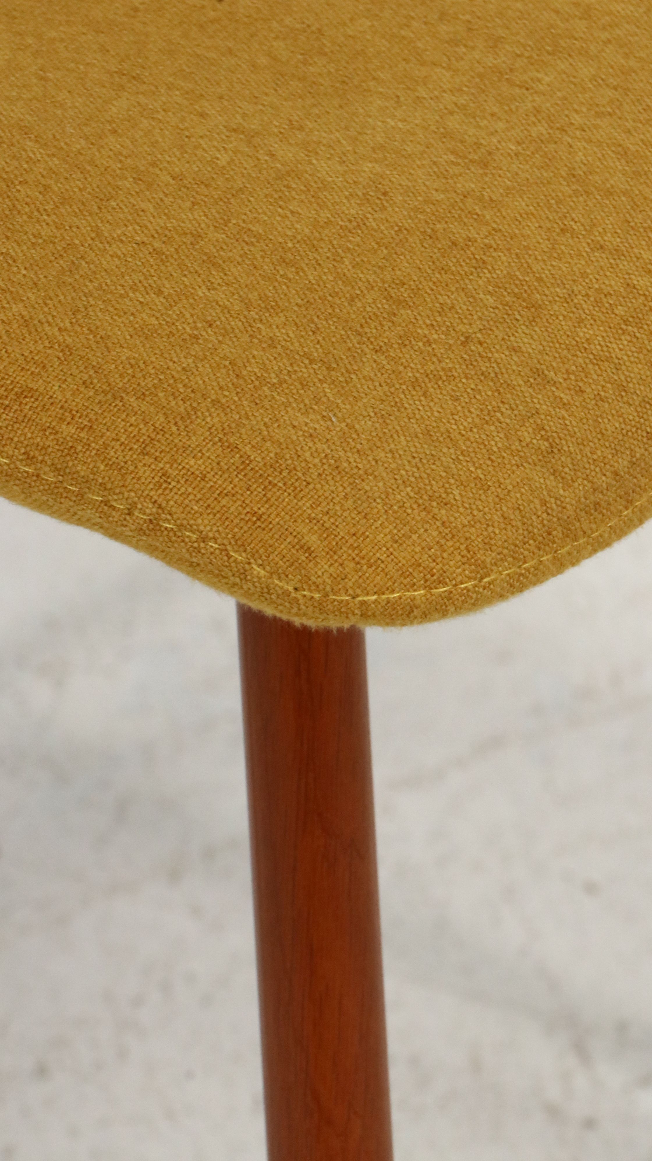 Five Piece Mid Century Modern Style Dining Set with Jofran Inc. "Kura" Table