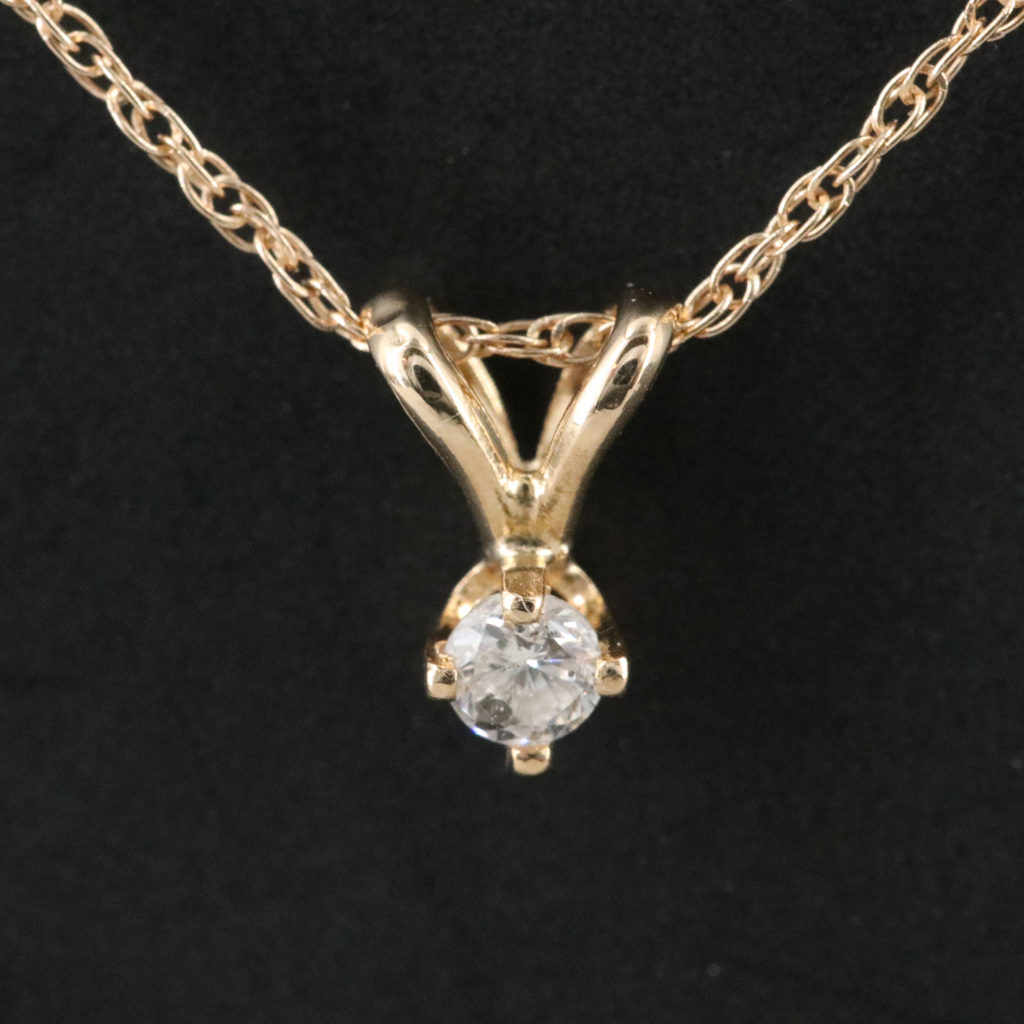 14K 0.05 CT Diamond Pendant Necklace