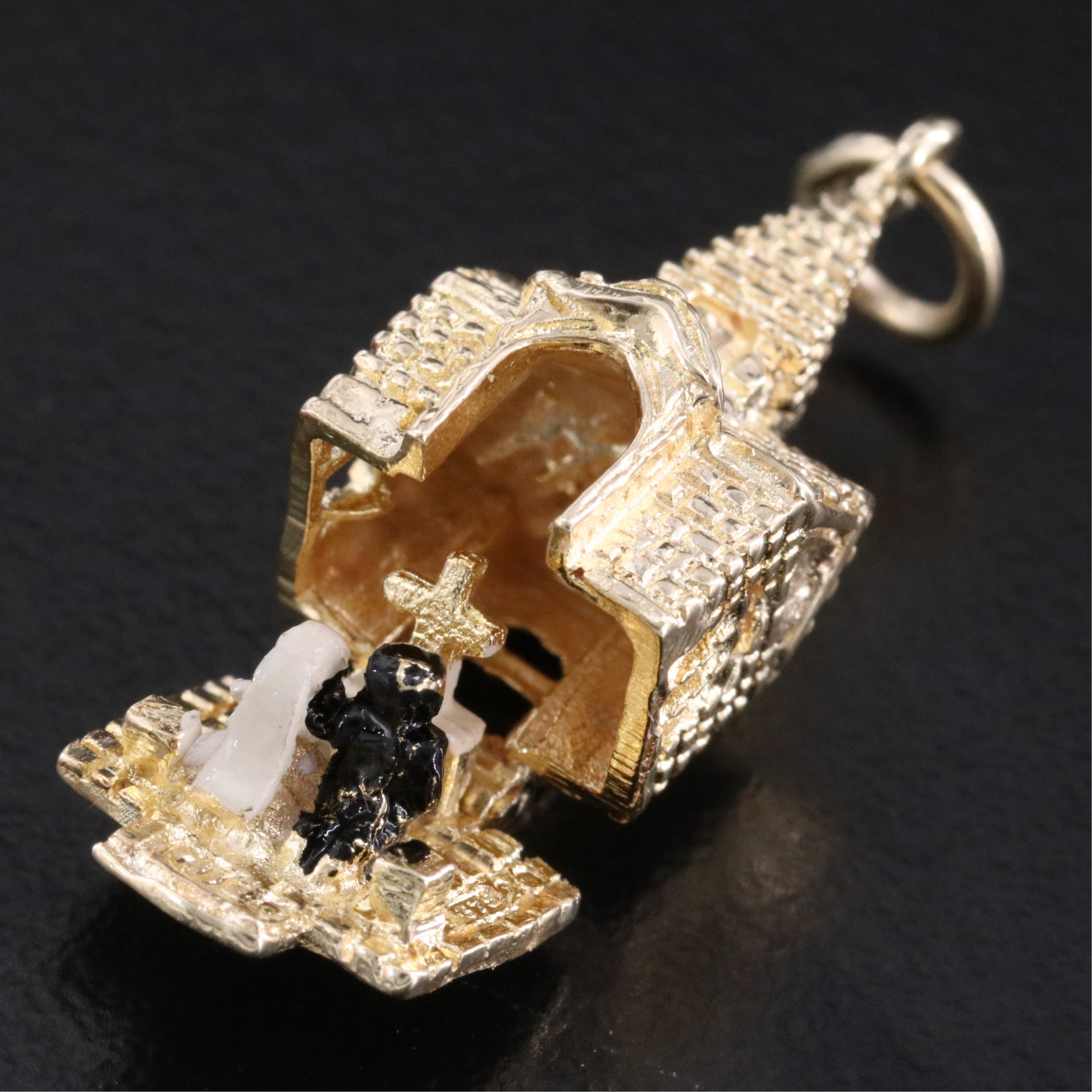 10K Articulated Wedding Chapel Pendant