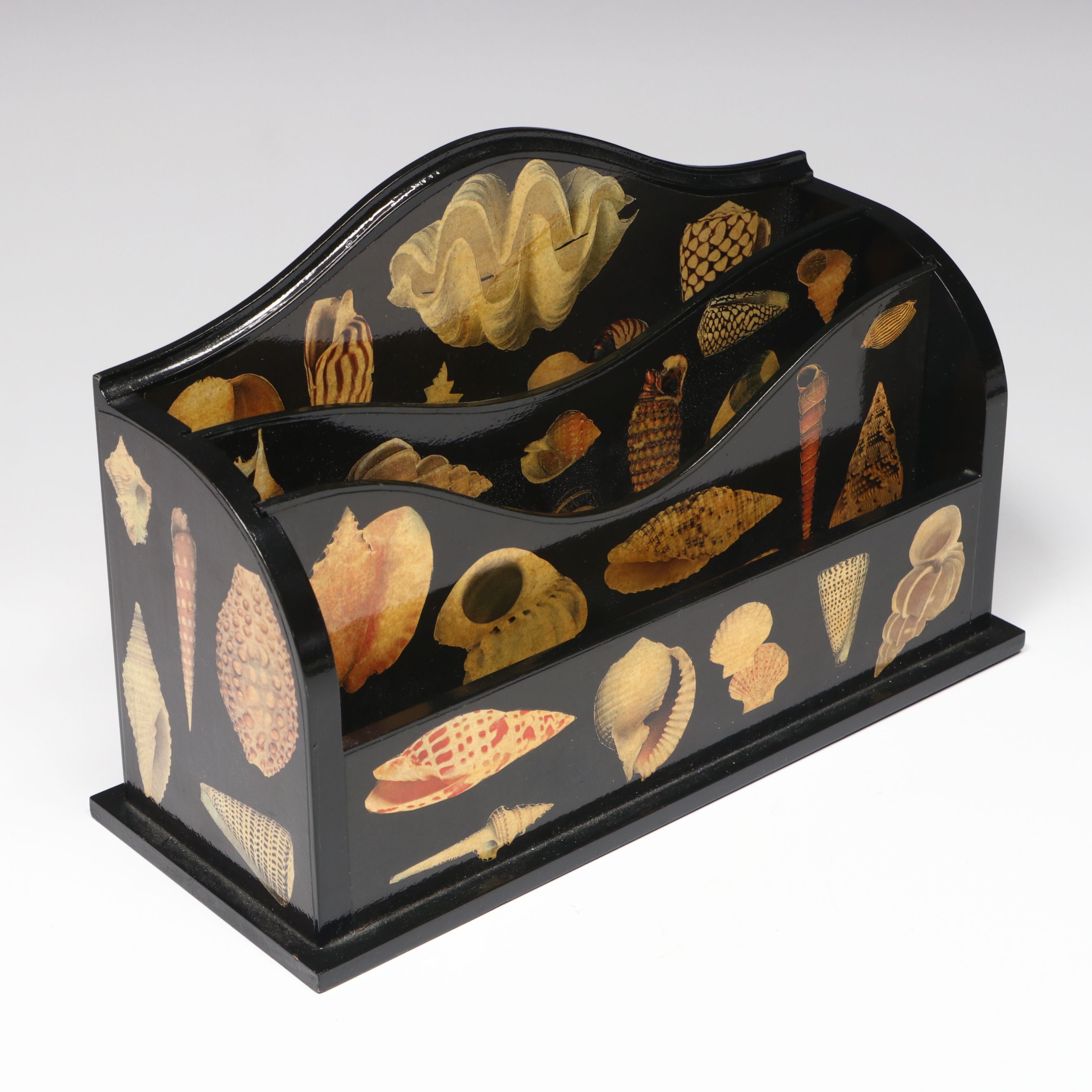 Japanese Takahashi Ceramic Pugs with Lacquered Shell Pattern Letter Holder