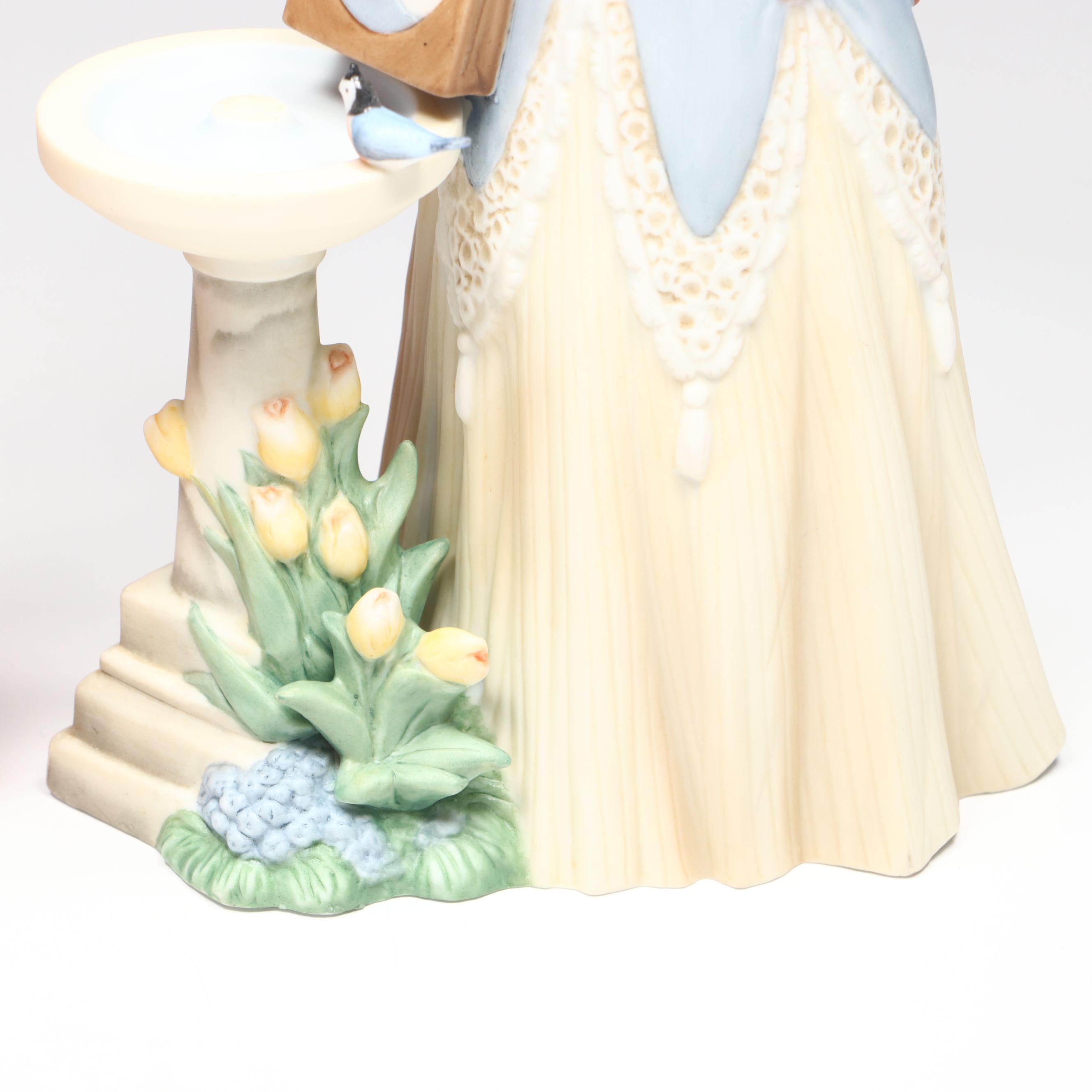Avon Mrs. Albee Award Porcelain Figures, 1997-1998