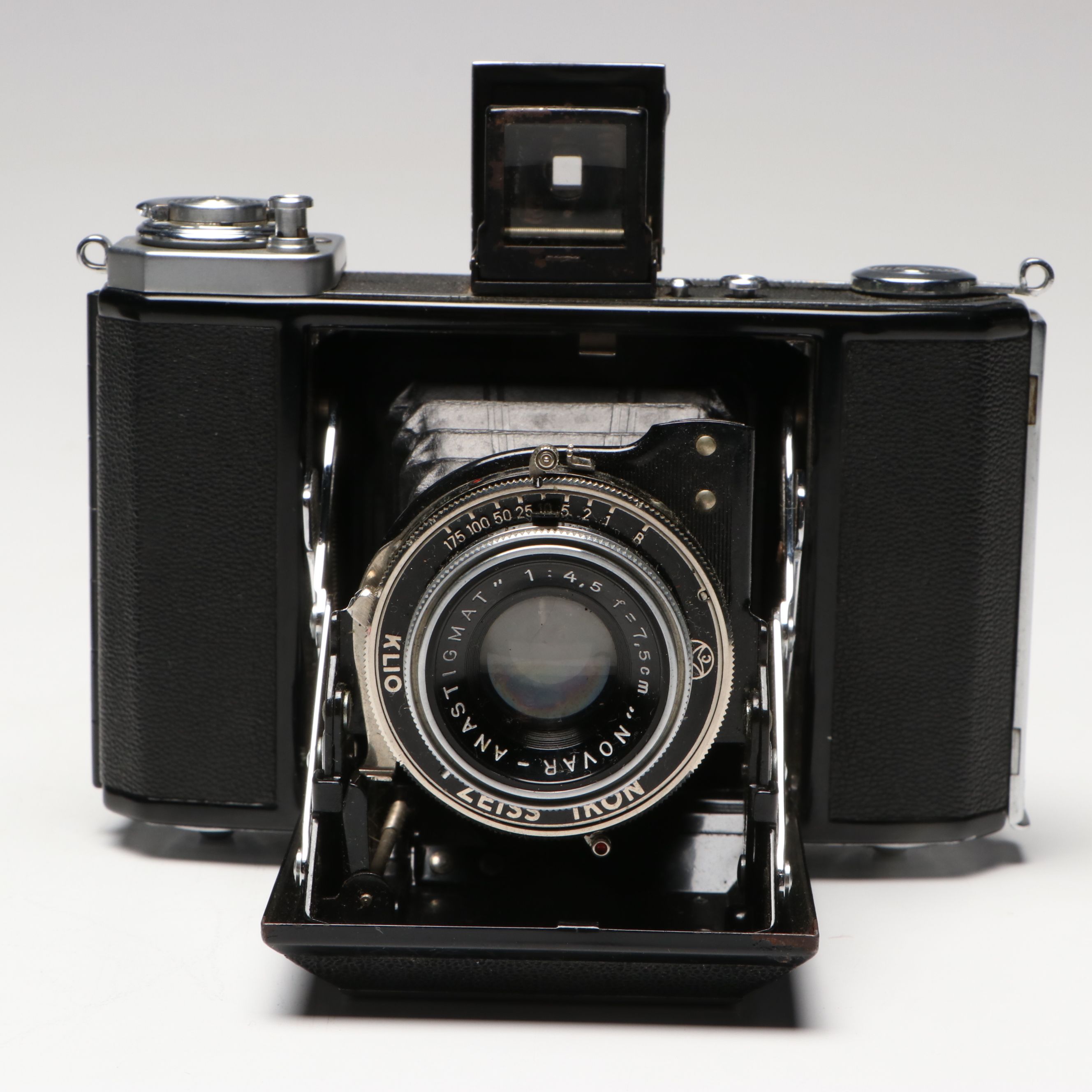 Zeiss Ikon Ikonta, Konica Pearl III and More Mid-20th Century Cameras