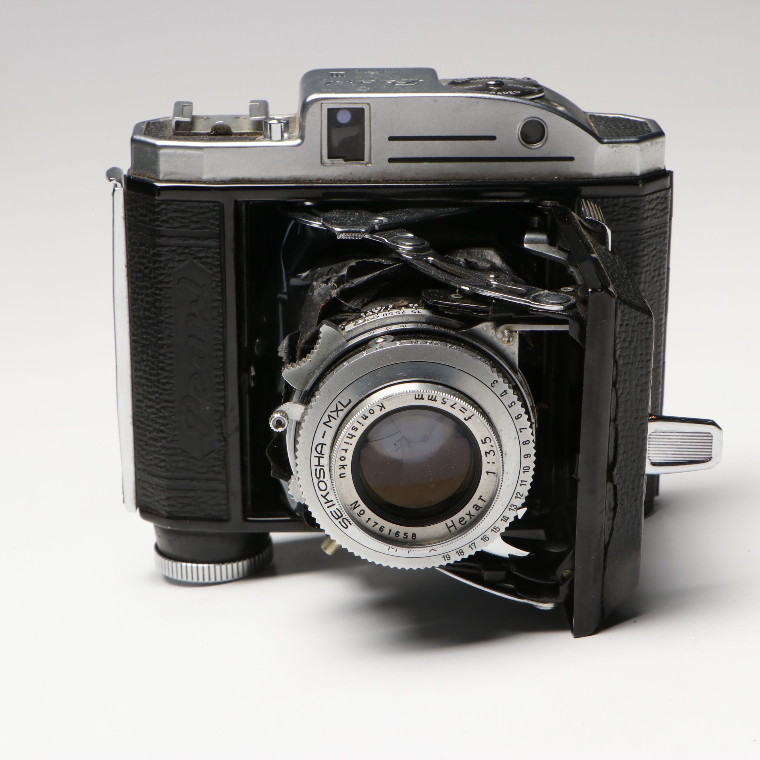Zeiss Ikon Ikonta, Konica Pearl III and More Mid-20th Century Cameras