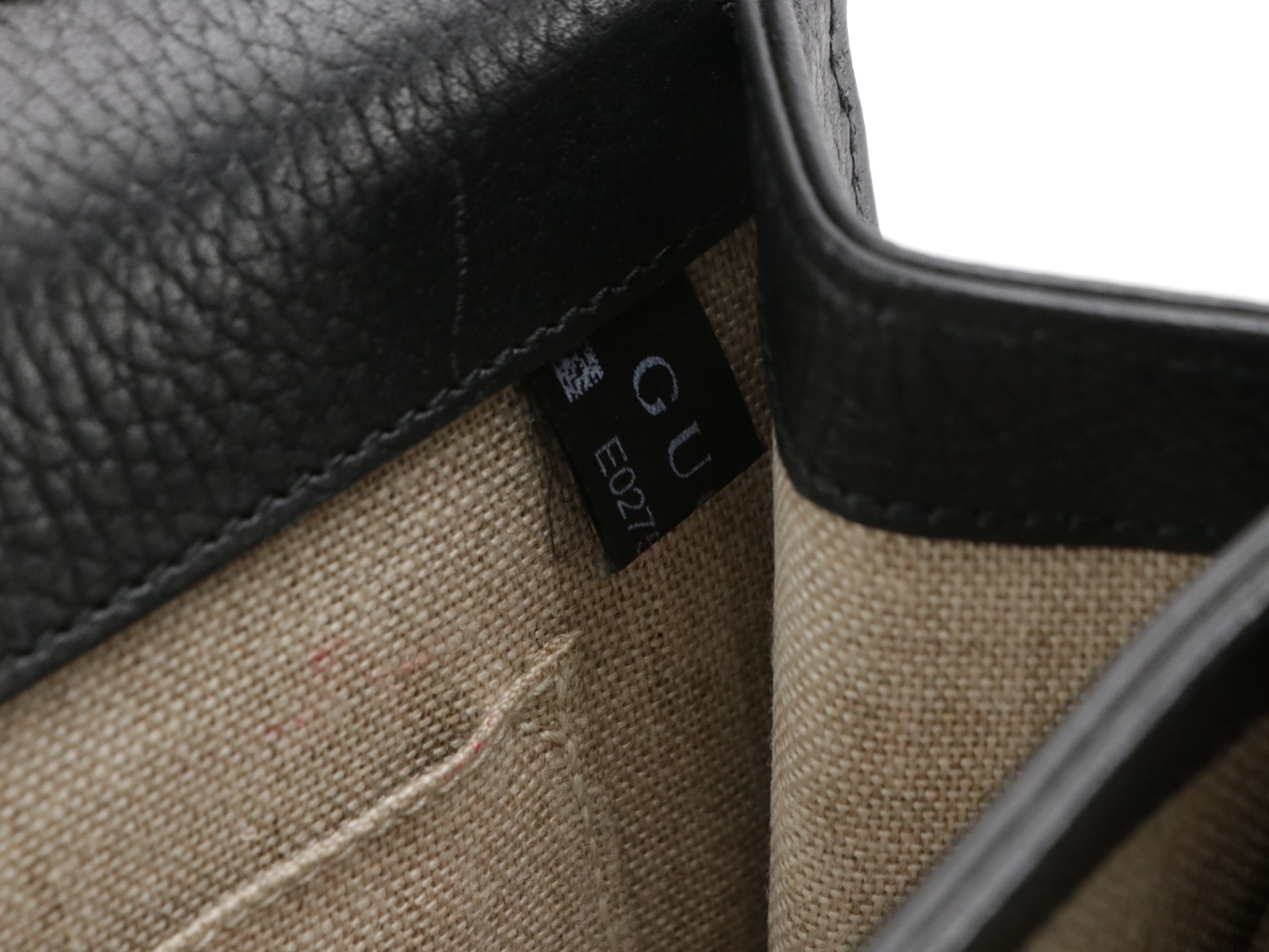 Gucci Interlocking GG Dollar Chain Strap Bag in Black Grained Calfskin Leather