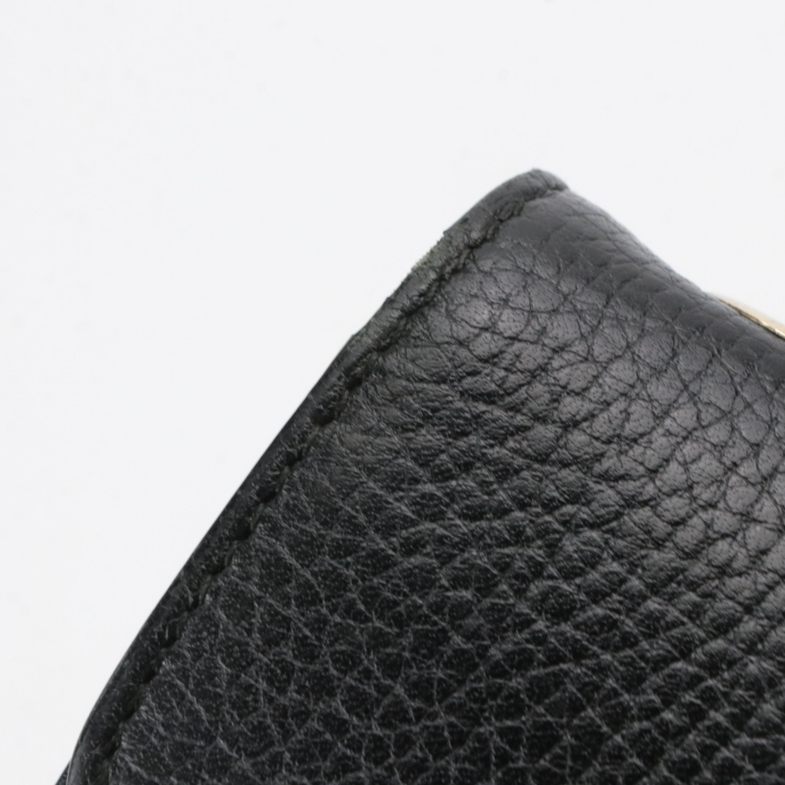 Gucci Interlocking GG Dollar Chain Strap Bag in Black Grained Calfskin Leather