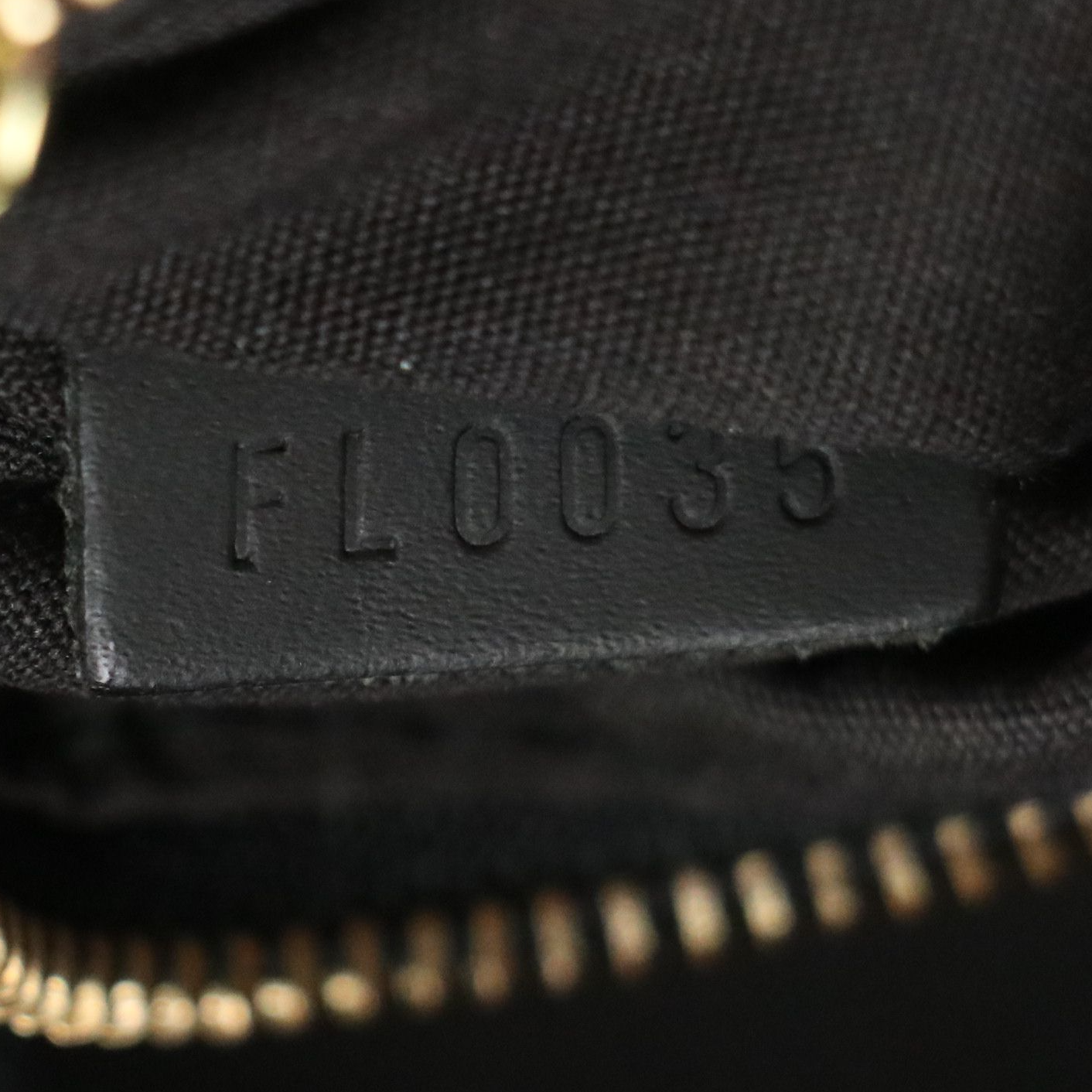 Louis Vuitton Mandara MM Bucket Tote Bag in Black Epi and Smooth Leather