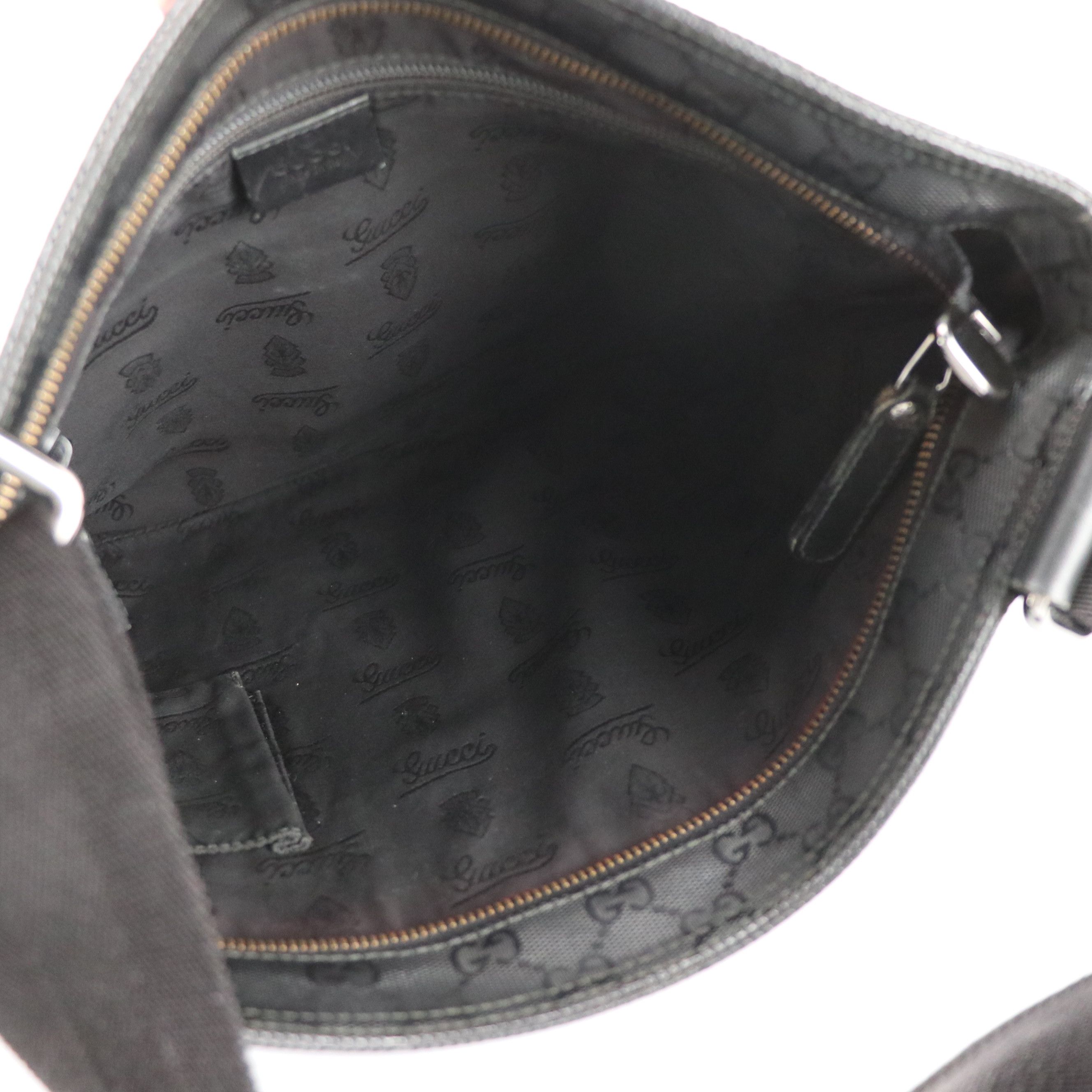 Gucci Black GG Imprimé Canvas Crossbody Messenger Bag