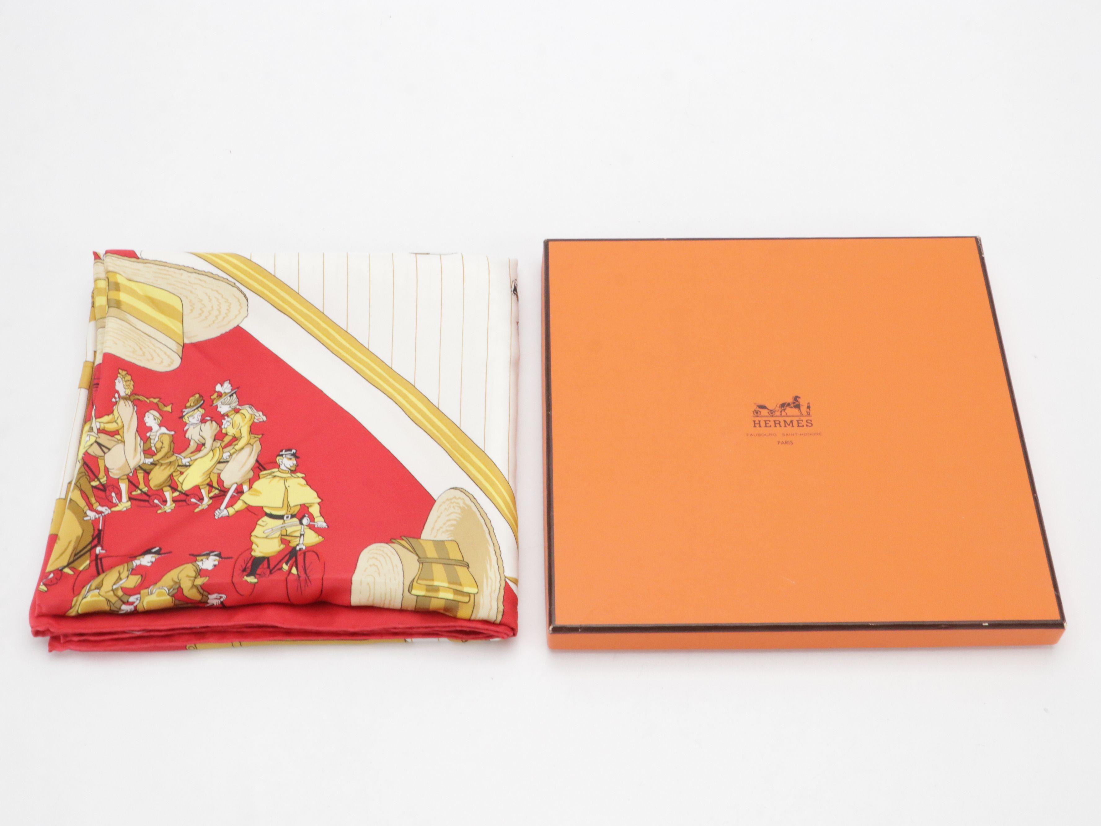 Hermès "Les Becanes" Scarf 90 in Silk Twill with Box