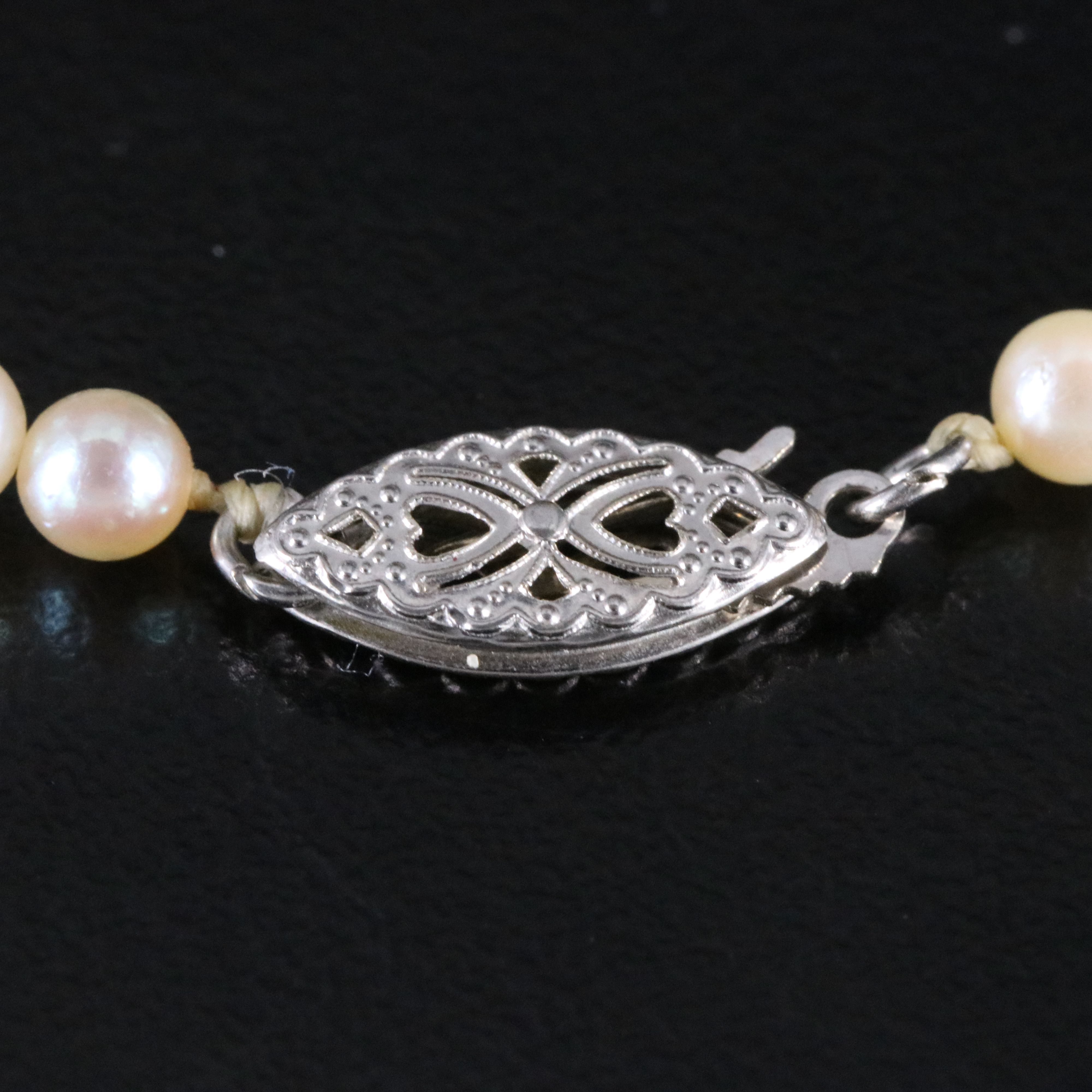 10K Graduated Pearl Necklace