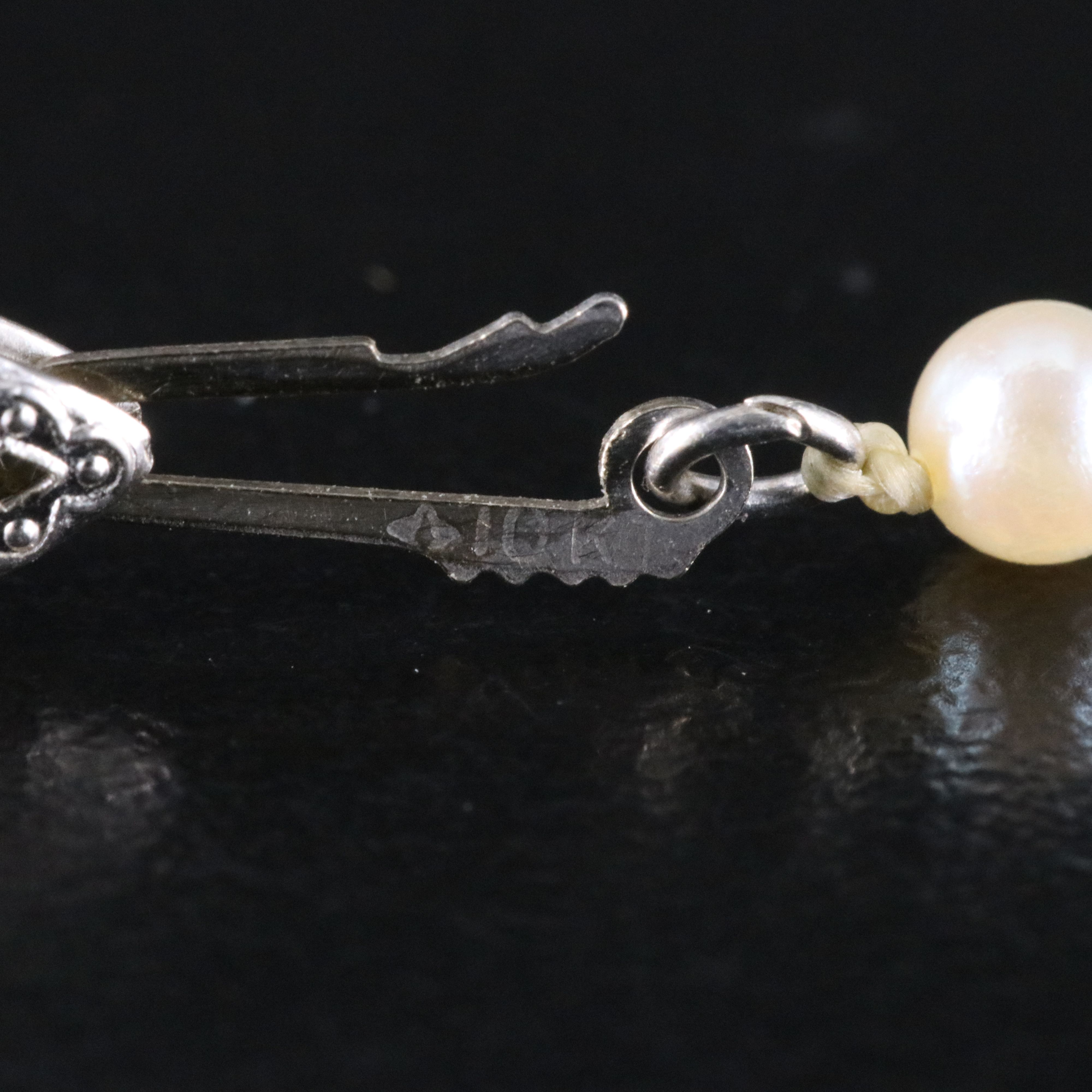 10K Graduated Pearl Necklace